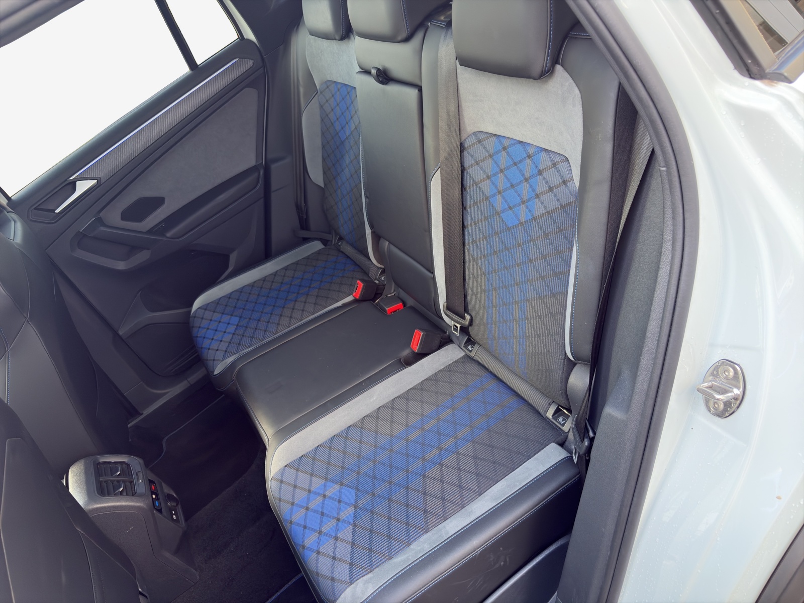 VW TIGUAN R-image-11