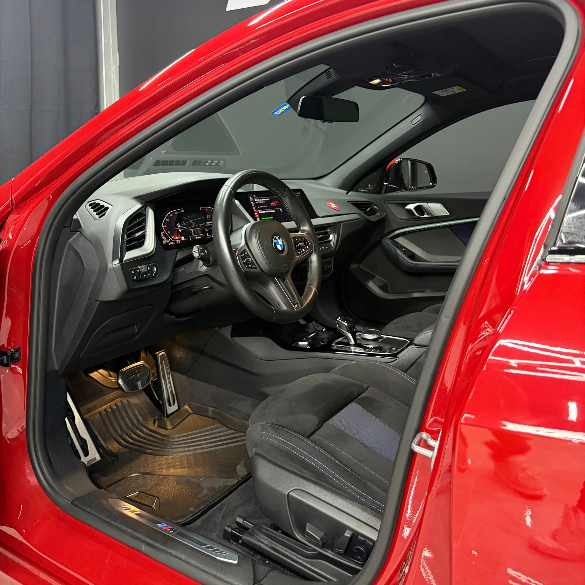 BMW 120d xDrive Steptronic M Sport-image-8