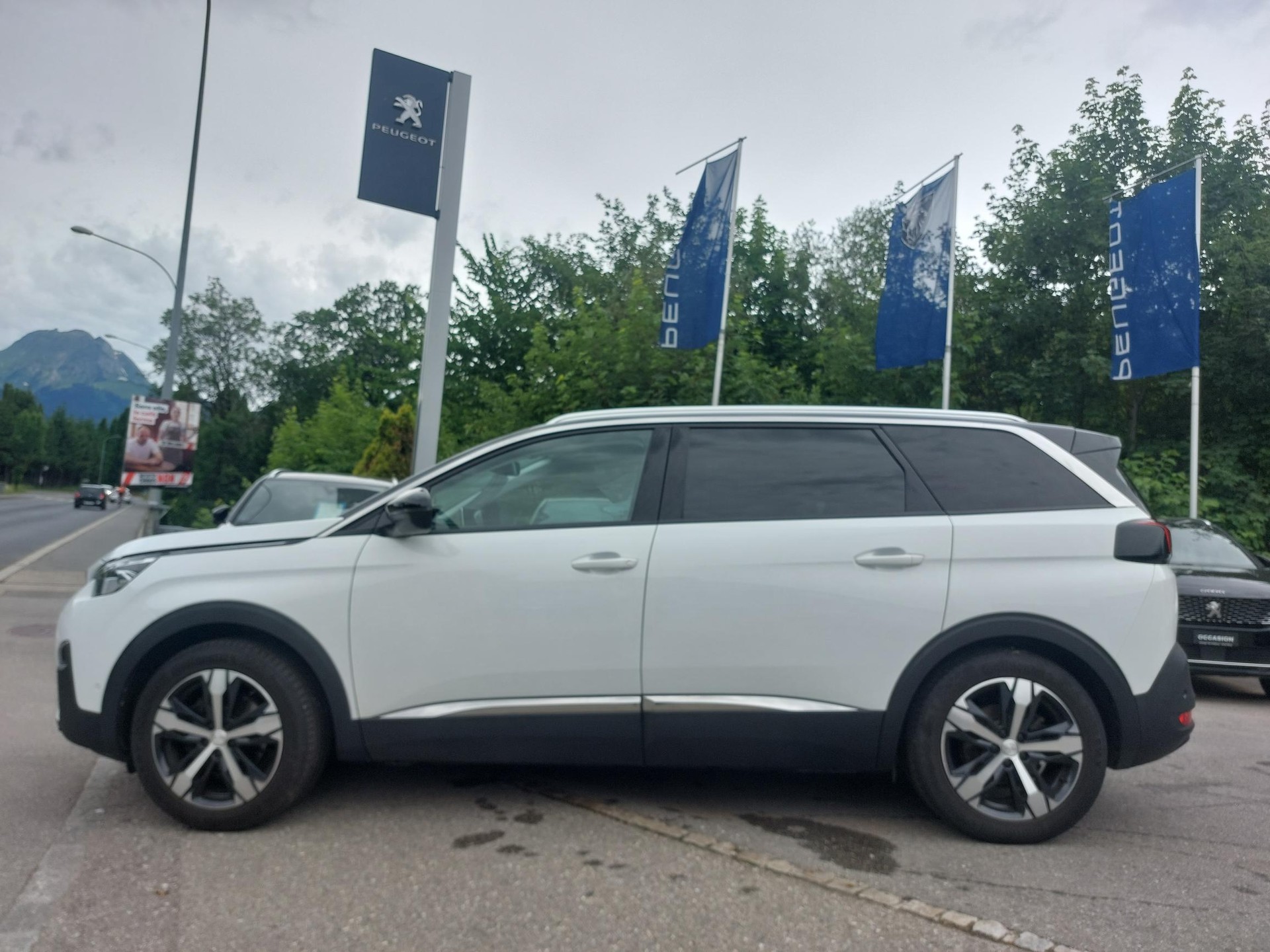 PEUGEOT 5008 1.5 BlueHDi Allure