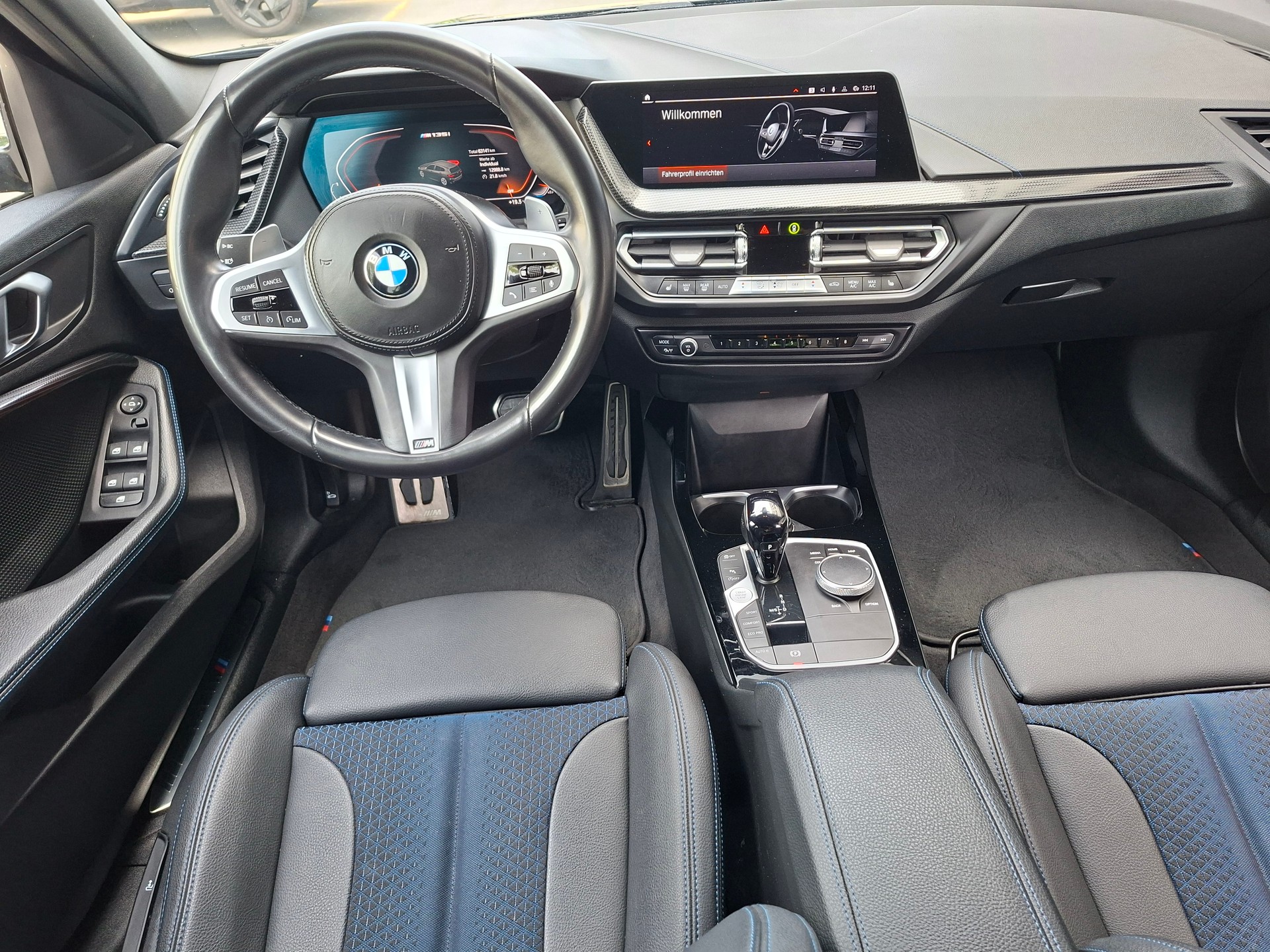 BMW M135i xDrive Steptronic-image-8