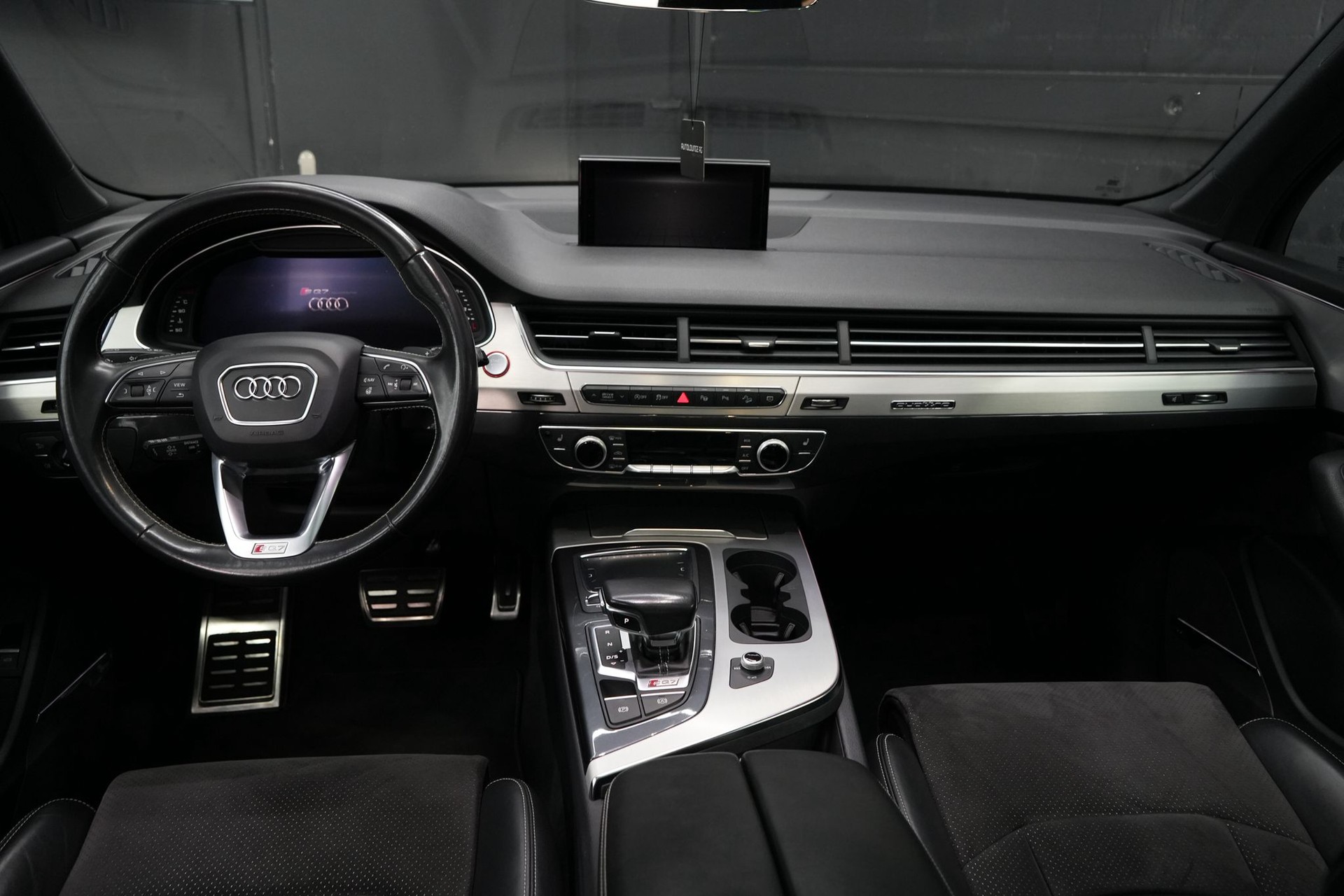 AUDI SQ7 4.0 TDI quattro tiptronic-image-13