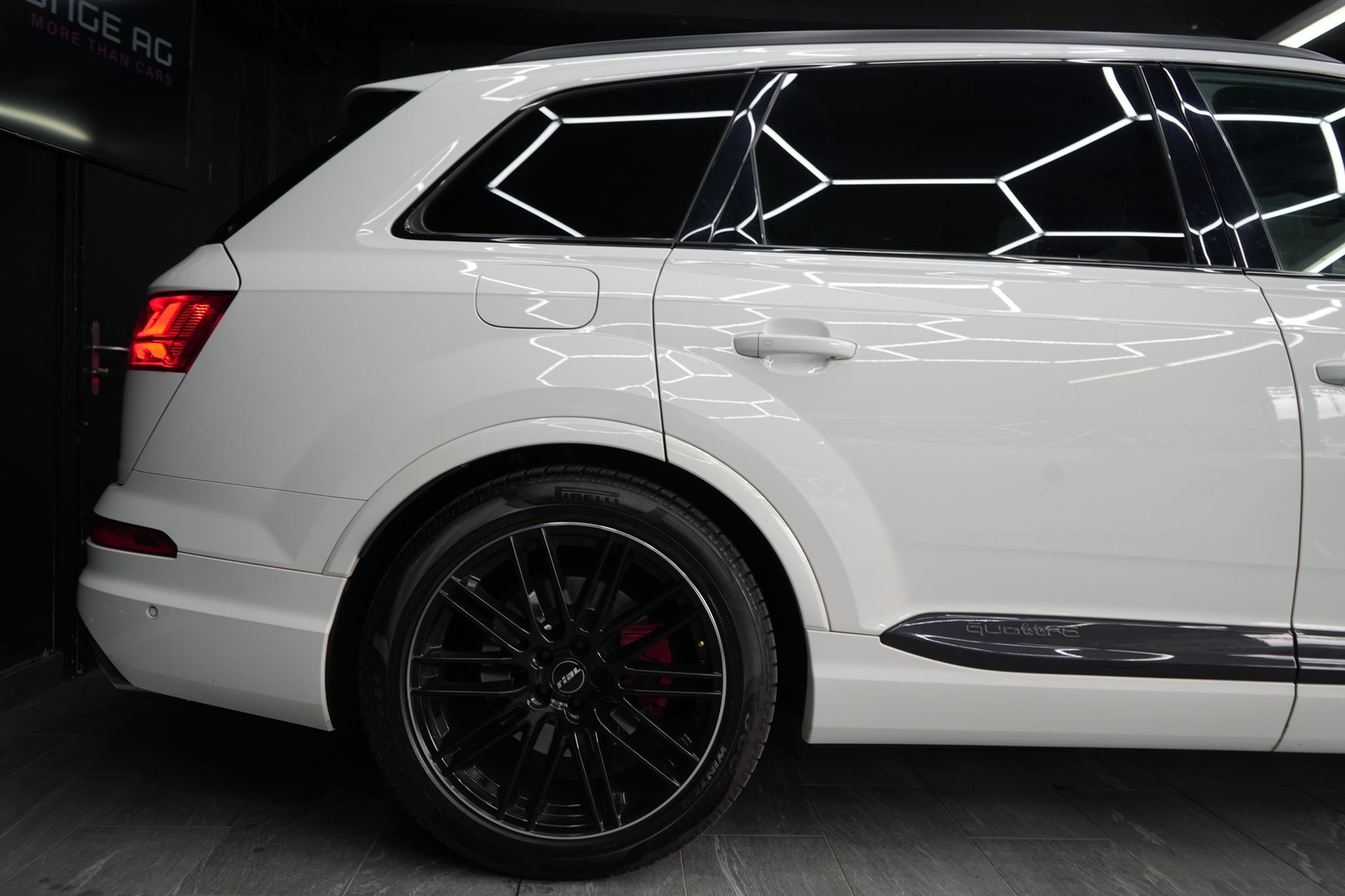 AUDI SQ7 4.0 TDI quattro tiptronic-image-8