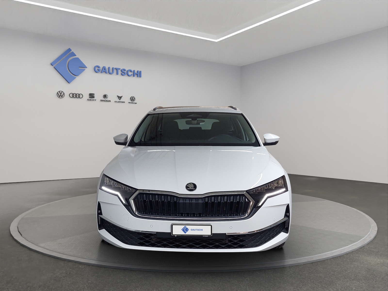 SKODA Octavia Combi 2.0 TDI DSG Selection-image-4