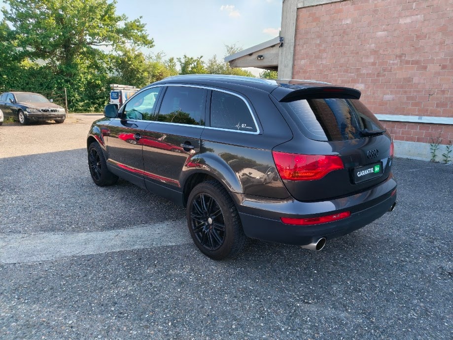 AUDI Q7 3.0 TDI quattro tiptronic-image-9