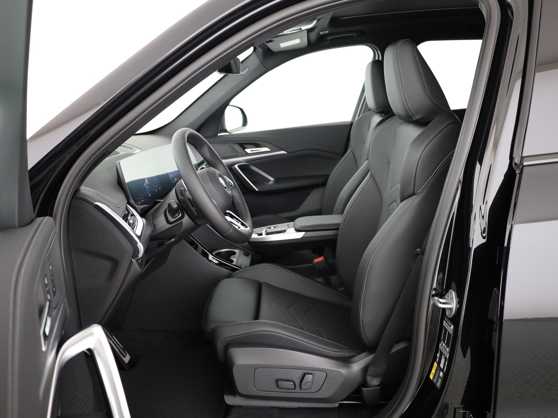 BMW iX1 30 xDrive-showroom-element-3