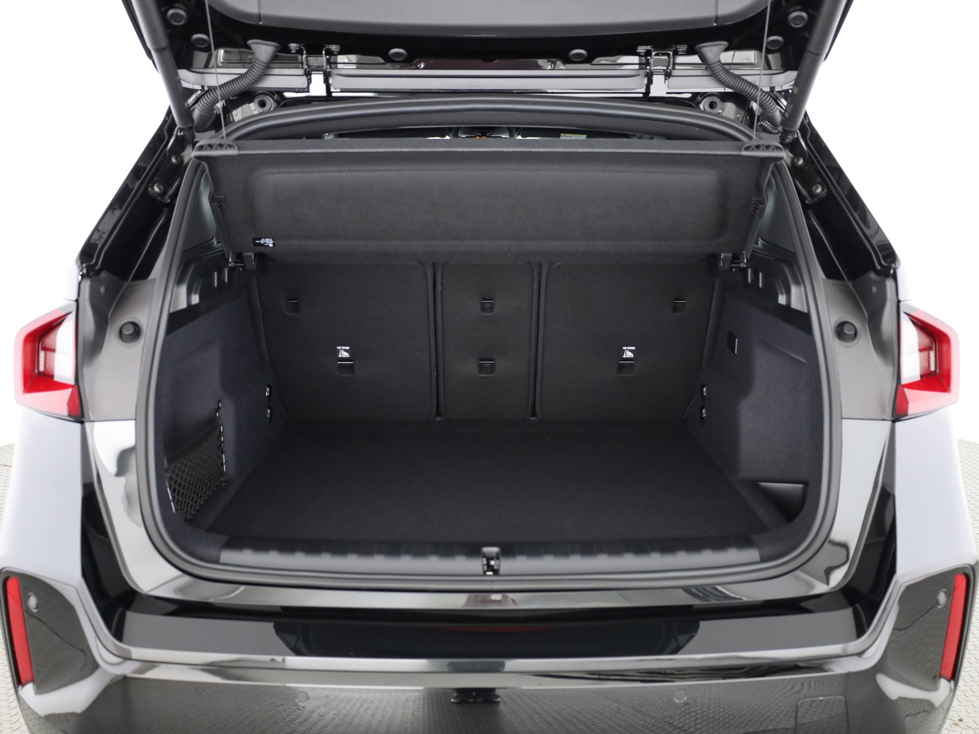 BMW iX1 30 xDrive-image-5