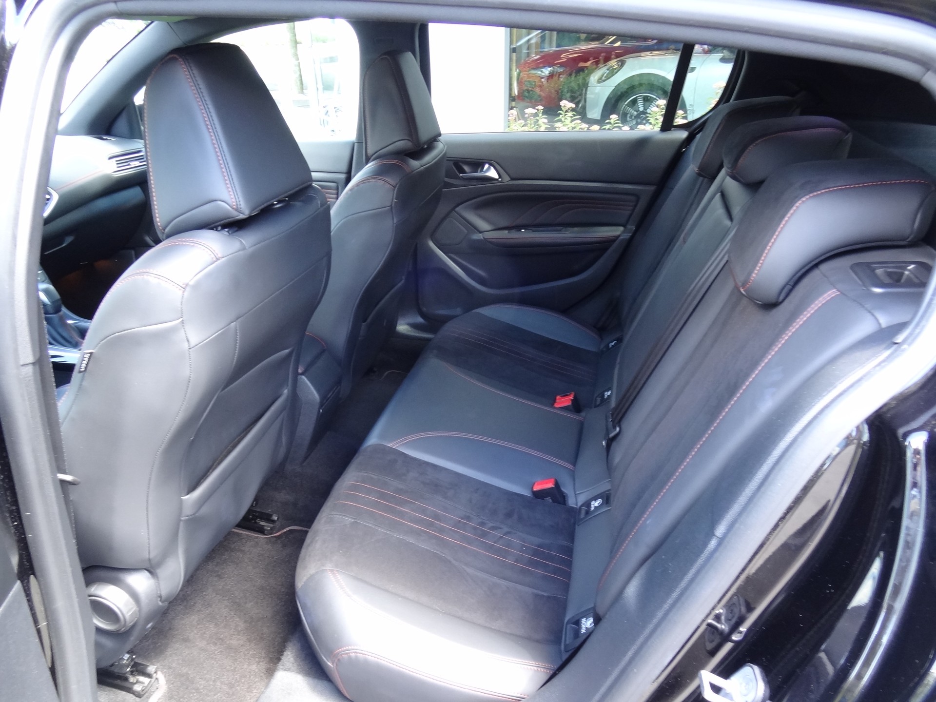PEUGEOT 308 2.0 BlueHDI GT Automatic-image-10