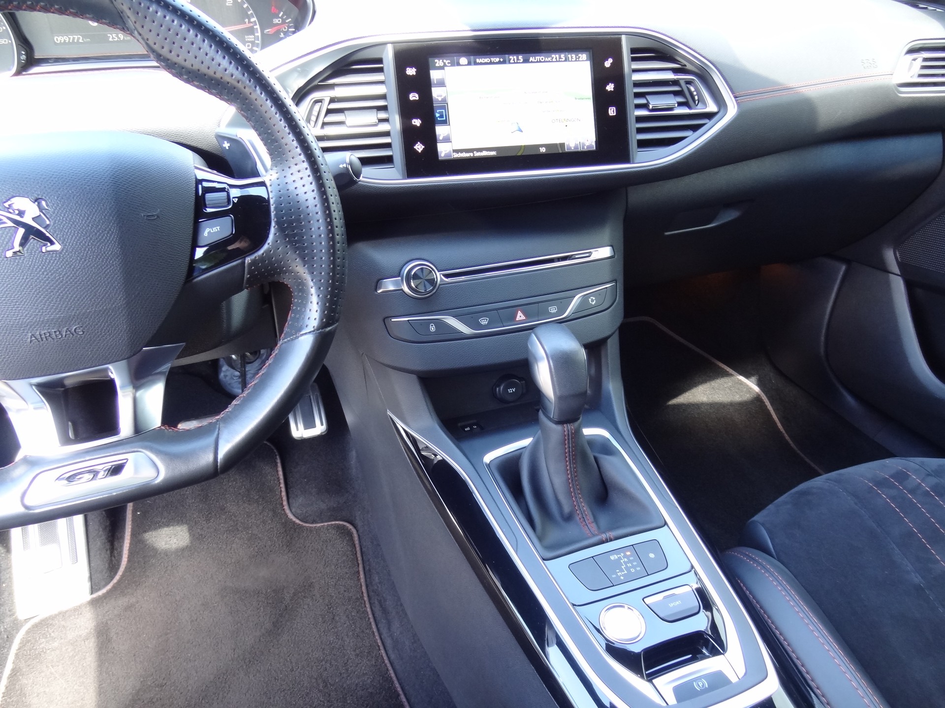 PEUGEOT 308 2.0 BlueHDI GT Automatic-image-9