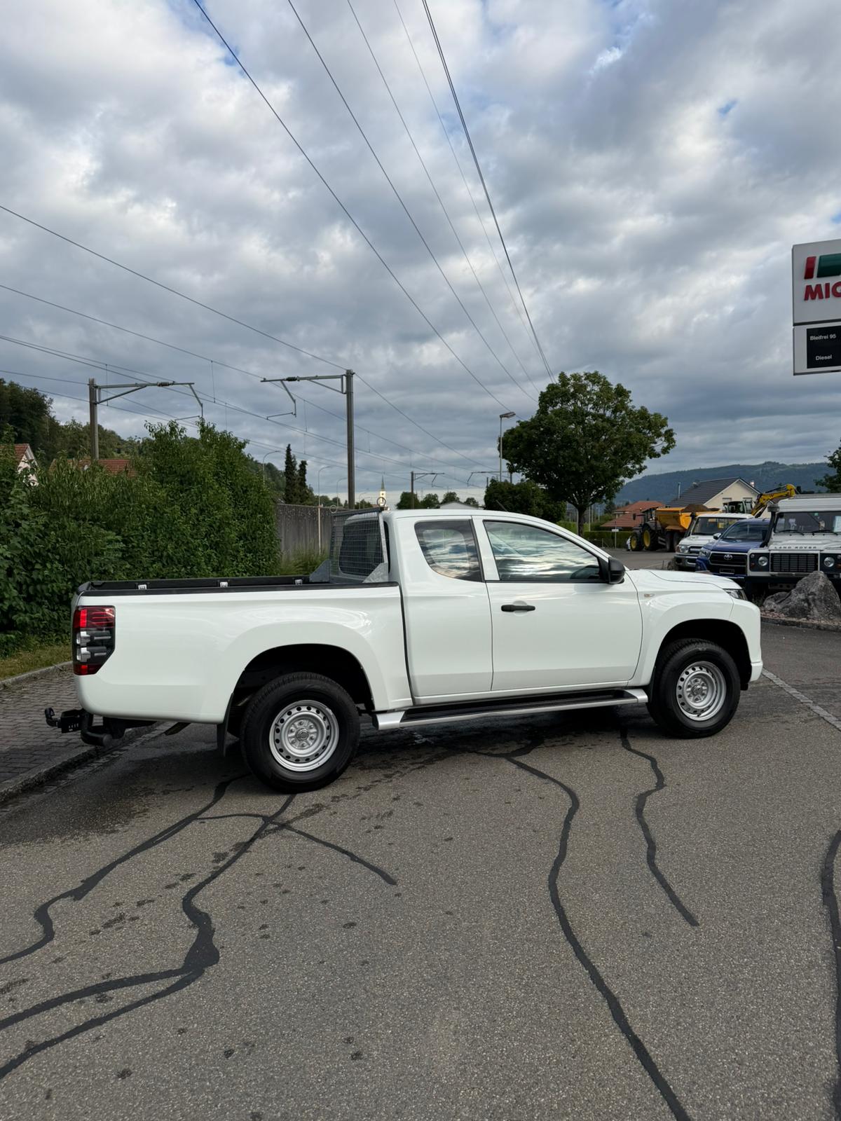 MITSUBISHI L 200 2.2 Value Club Cab-image-7