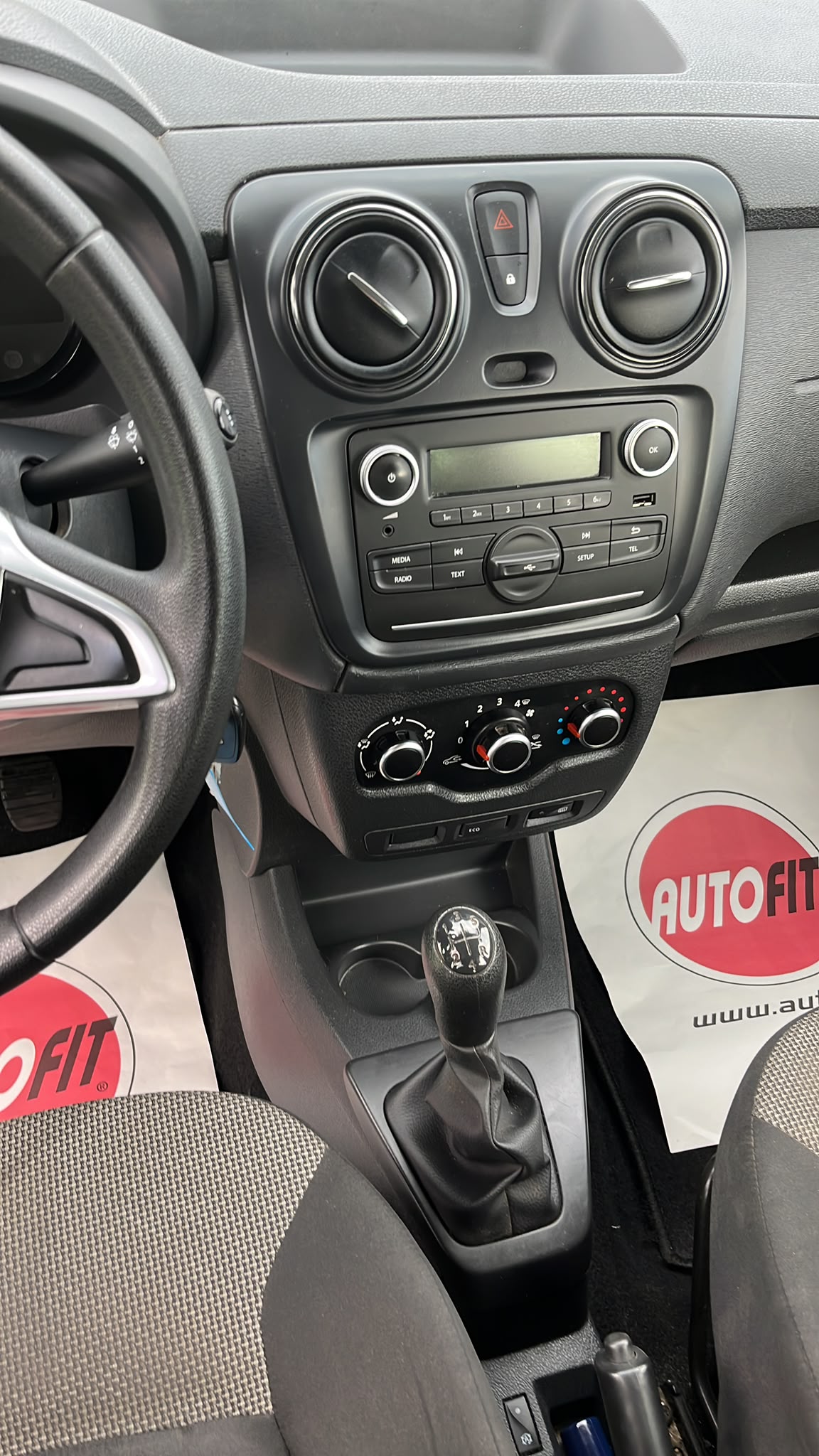 DACIA Lodgy 1.6 Essential 7PL-image-13
