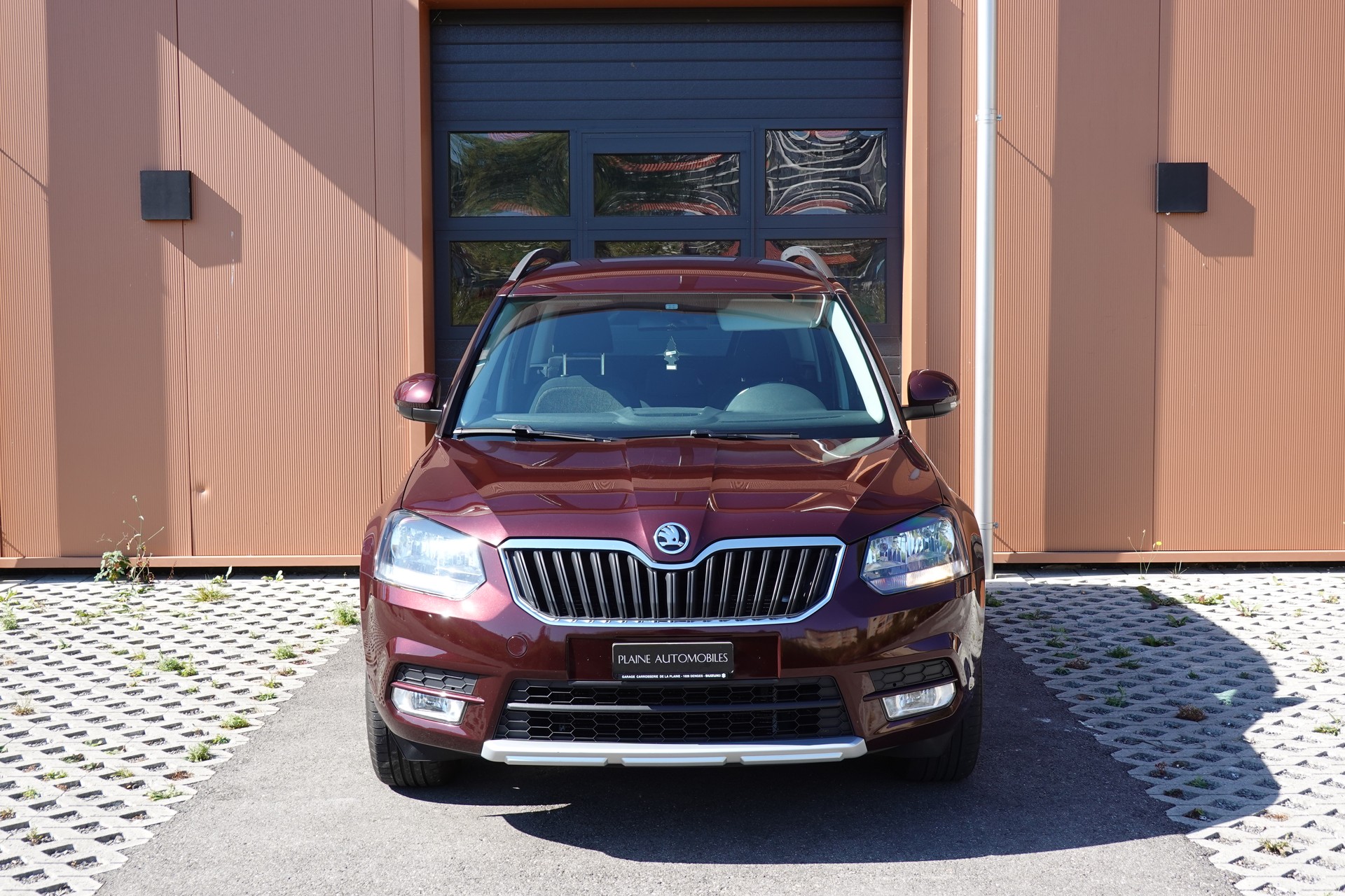 SKODA Yeti 1.2 TSI DSG -"* CH Fahrzeug * 8 Roues * Phares Auto * Capteur stationnement * Tempomat * Clim Auto *-showroom-element-1