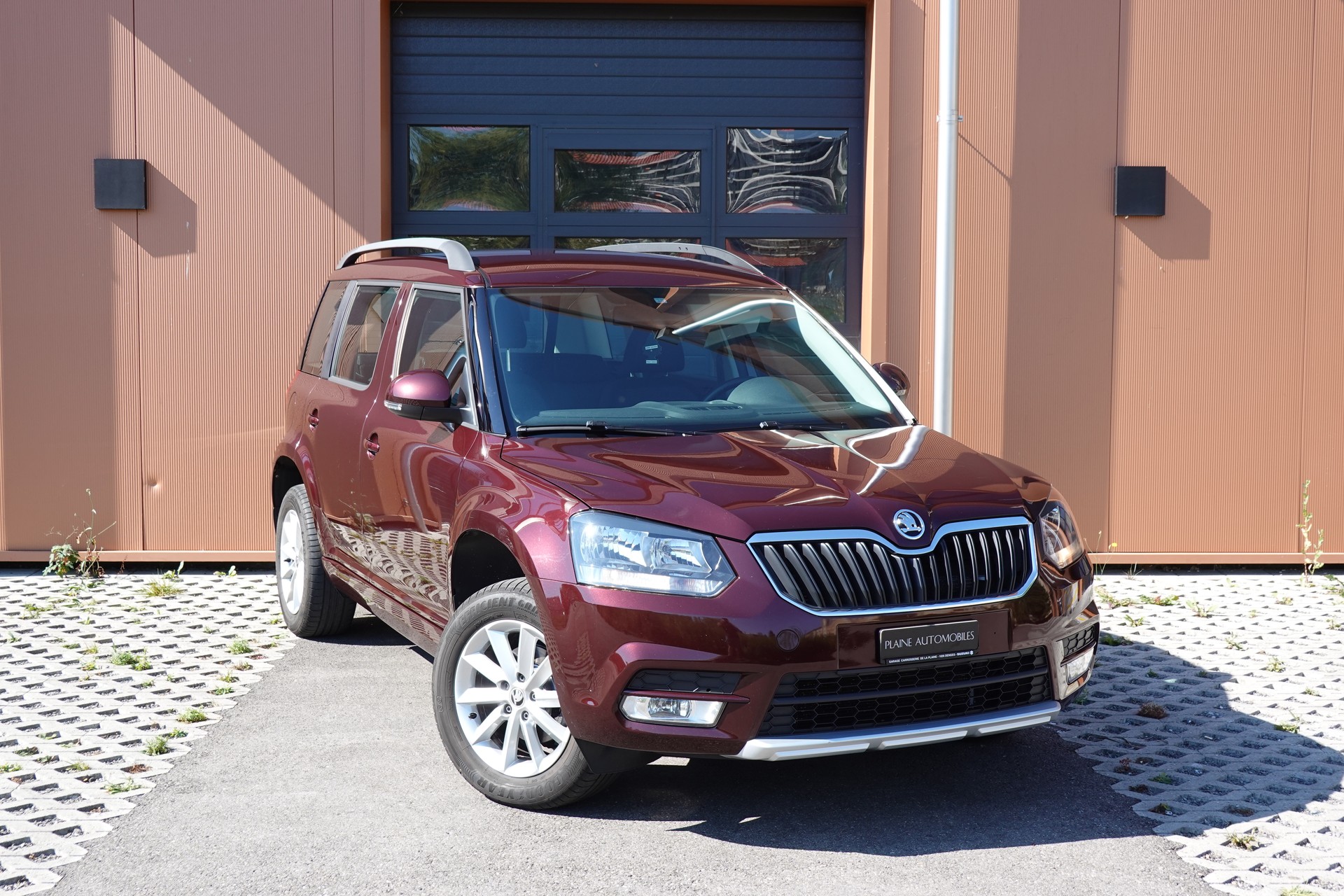 SKODA Yeti 1.2 TSI DSG -"* CH Fahrzeug * 8 Roues * Phares Auto * Capteur stationnement * Tempomat * Clim Auto *