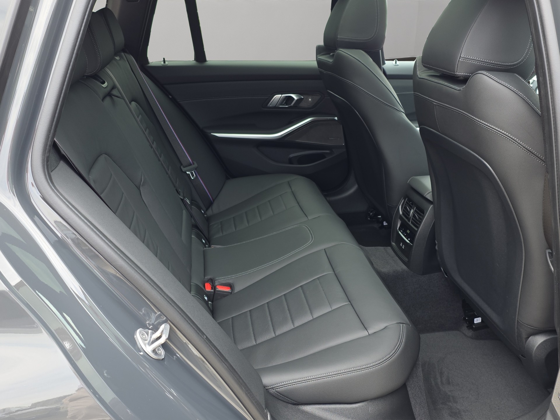 BMW M340i xDrive 48V Touring Steptronic M Sport Pro-image-19