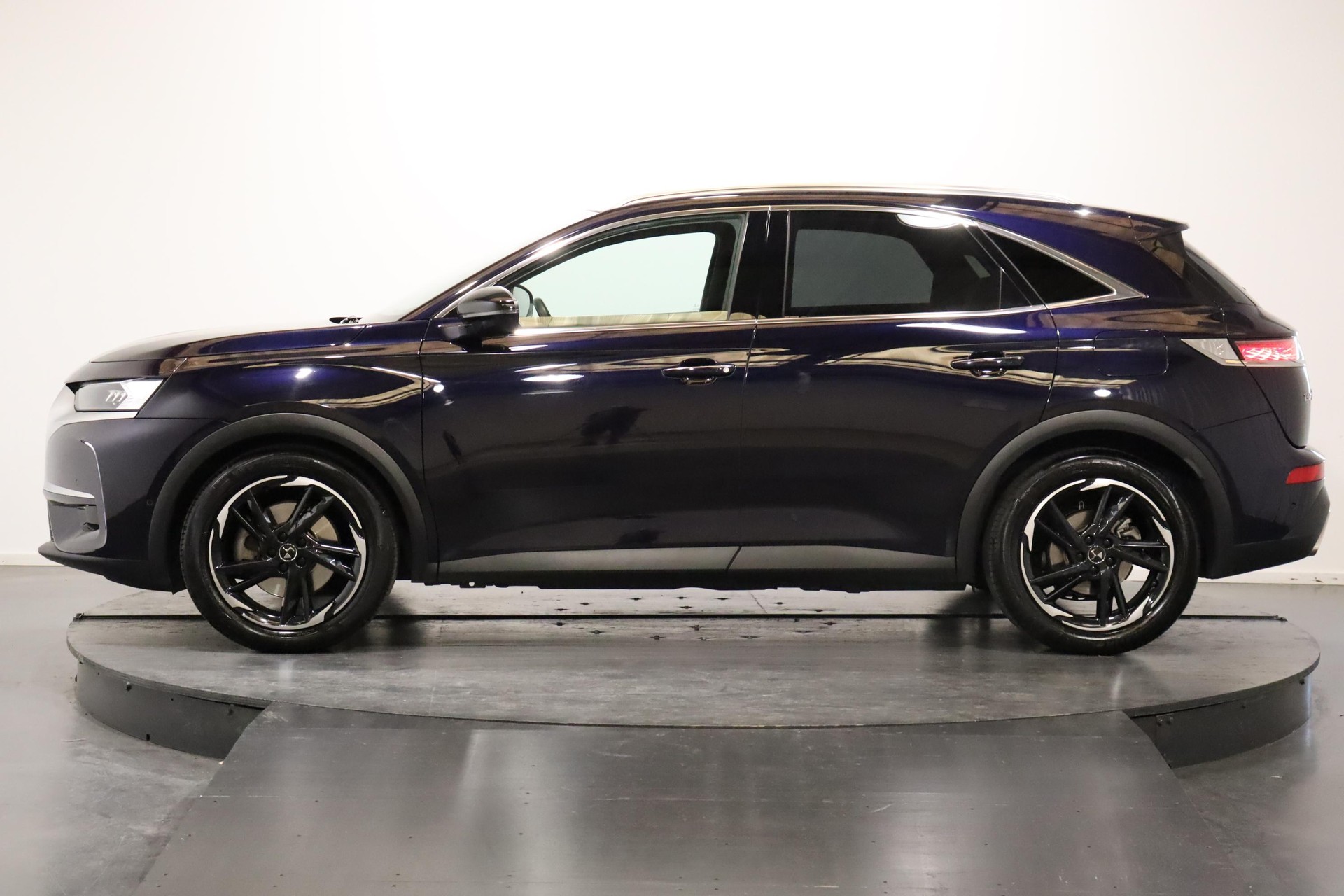 DS AUTOMOBILES 7 Crossback 1.6 E-Tense Be Chic 4x4-showroom-element-1