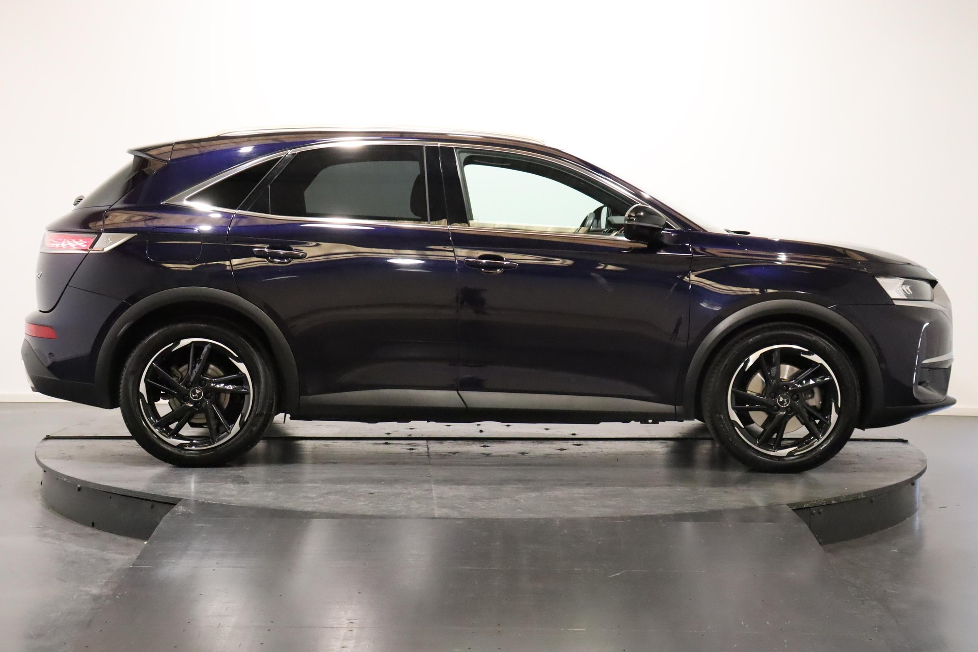 DS AUTOMOBILES 7 Crossback 1.6 E-Tense Be Chic 4x4-showroom-element-2