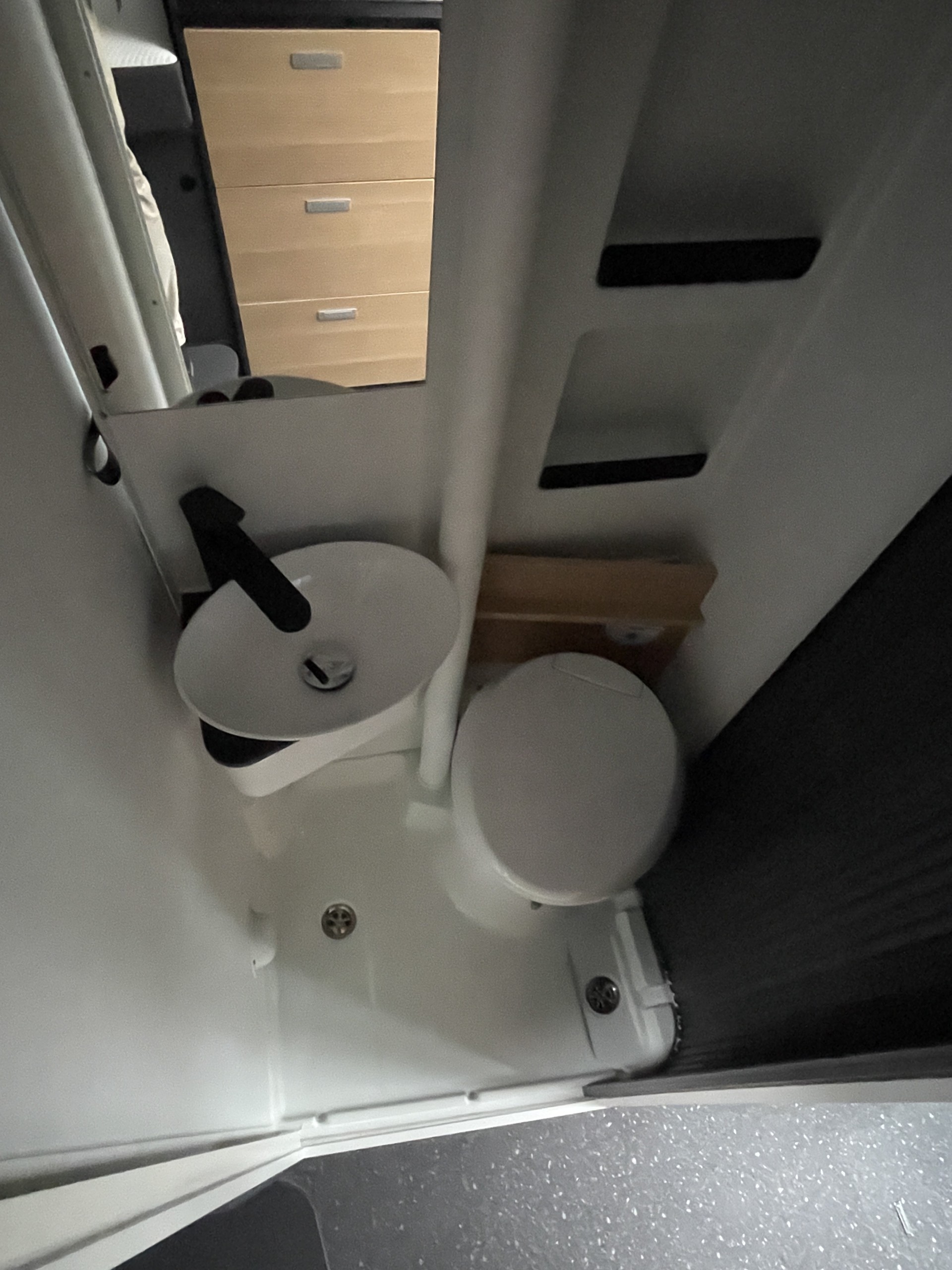 ADRIA Twin 600 SLB-image-8