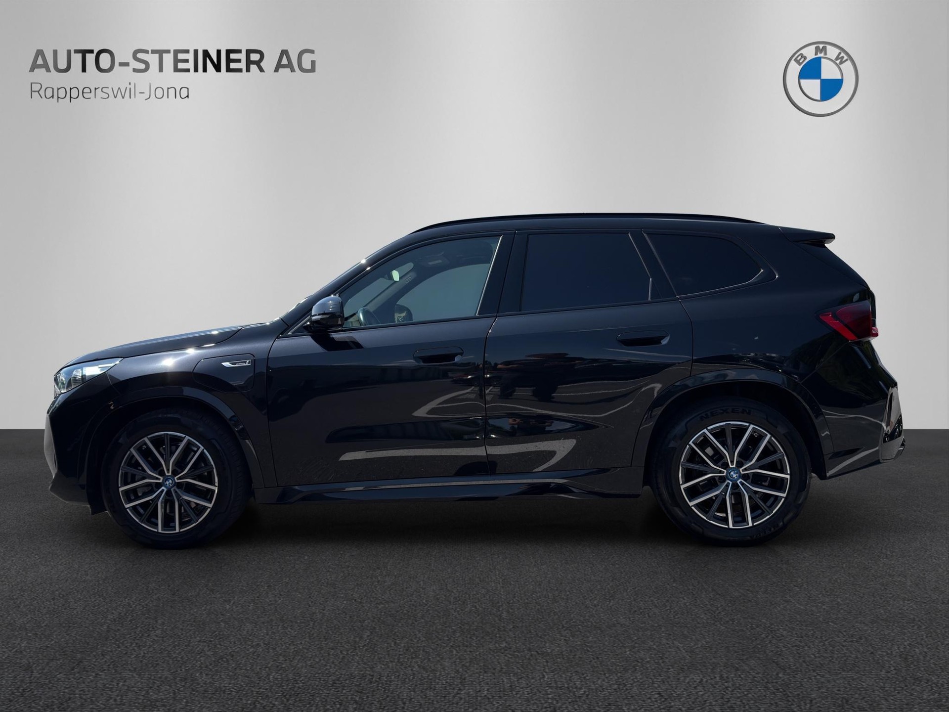 BMW X1 xDrive 30e M Sport-showroom-element-1