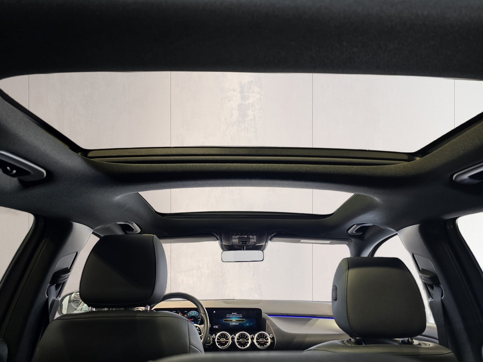 MERCEDES-BENZ GLA 250e Progressive 8G-DCT-image-23