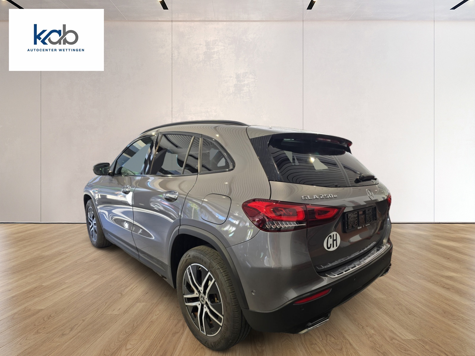 MERCEDES-BENZ GLA 250e Progressive 8G-DCT-image-5