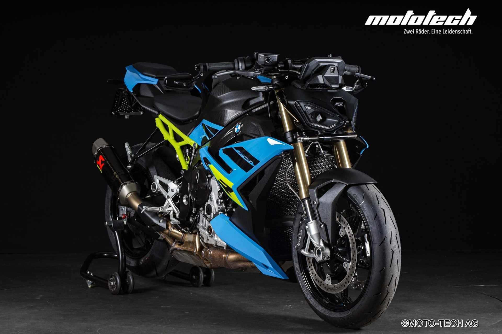 BMW S 1000 R AKRAPOVIC-image-0
