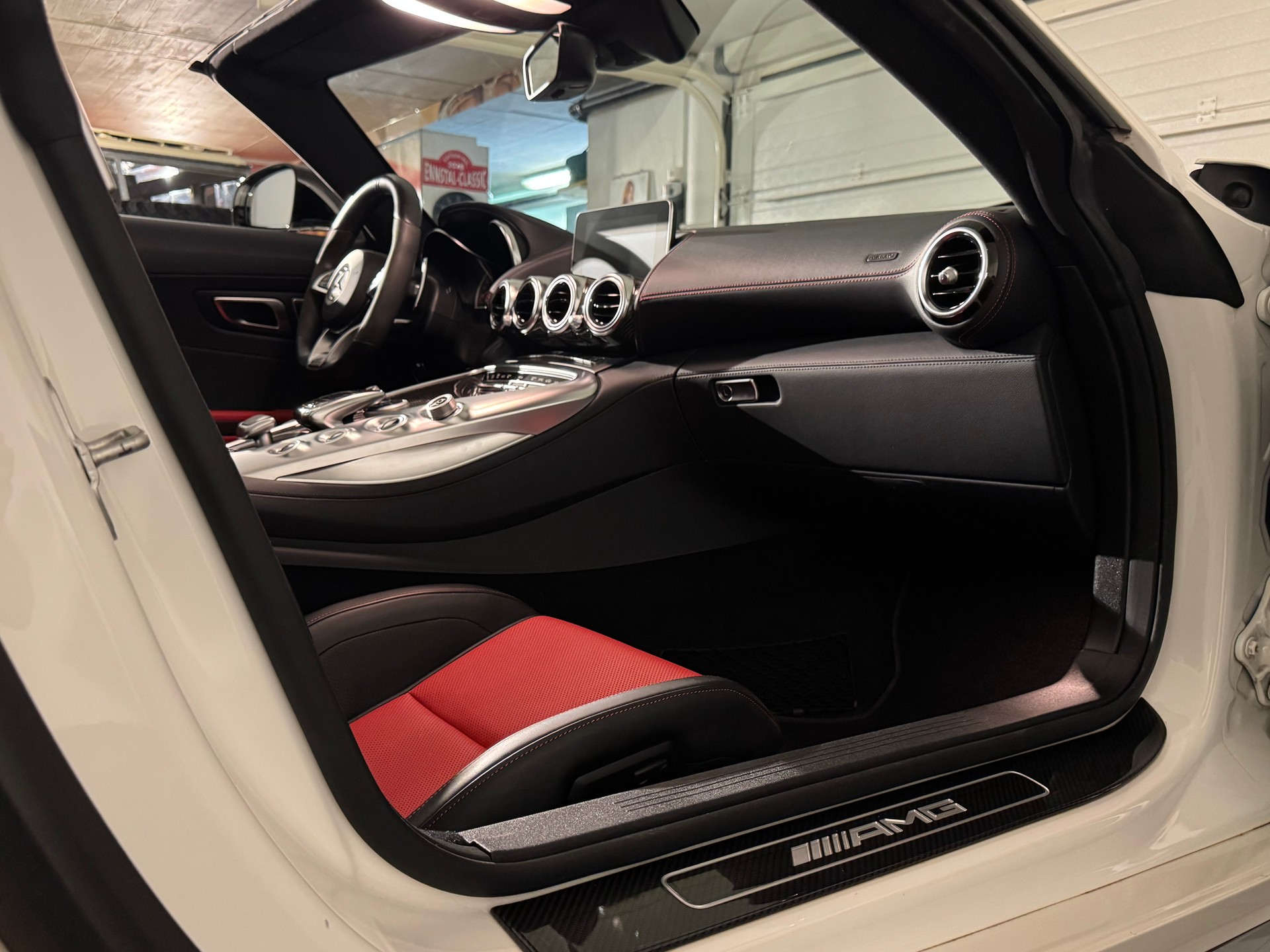 MERCEDES-BENZ AMG GT C Roadster Speedshift DCT-image-23