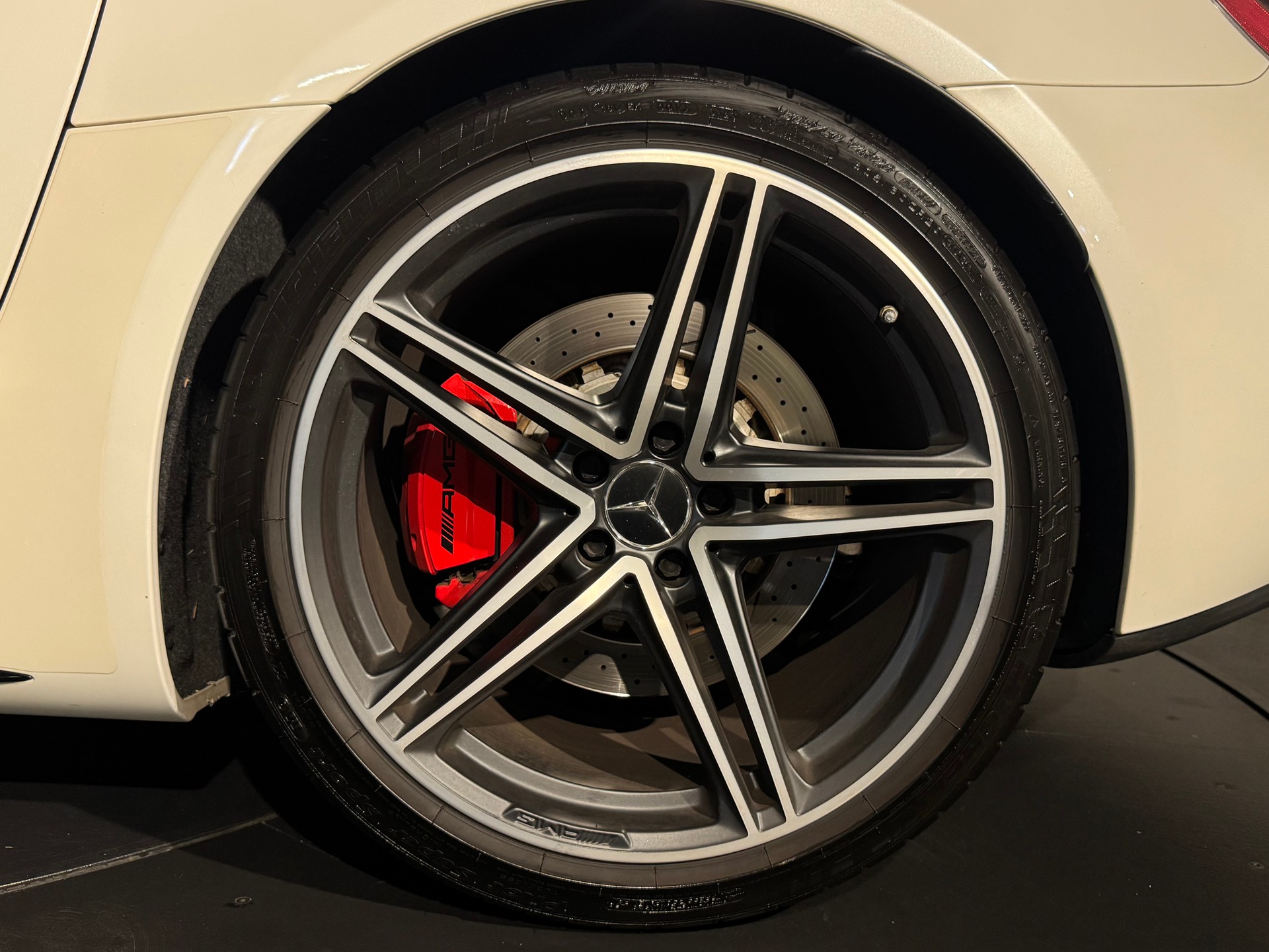 MERCEDES-BENZ AMG GT C Roadster Speedshift DCT-image-14