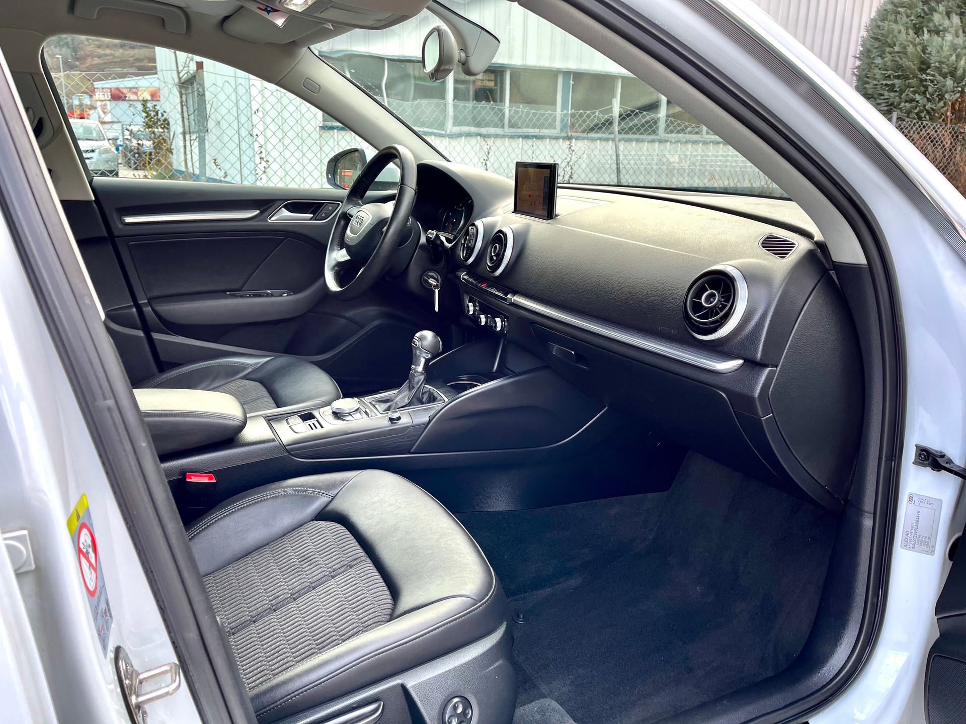 AUDI A3 Sportback 1.8 TFSI Attraction S-tronic-showroom-element-3