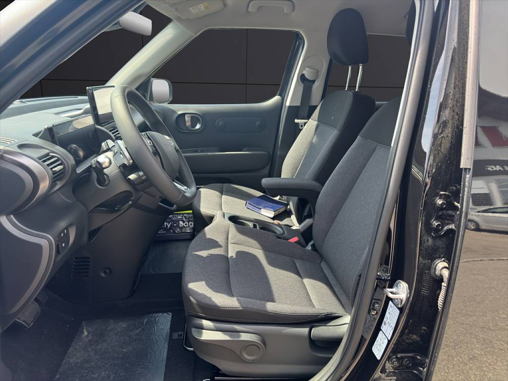 HYUNDAI Inster 49kWh Amplia-image-8