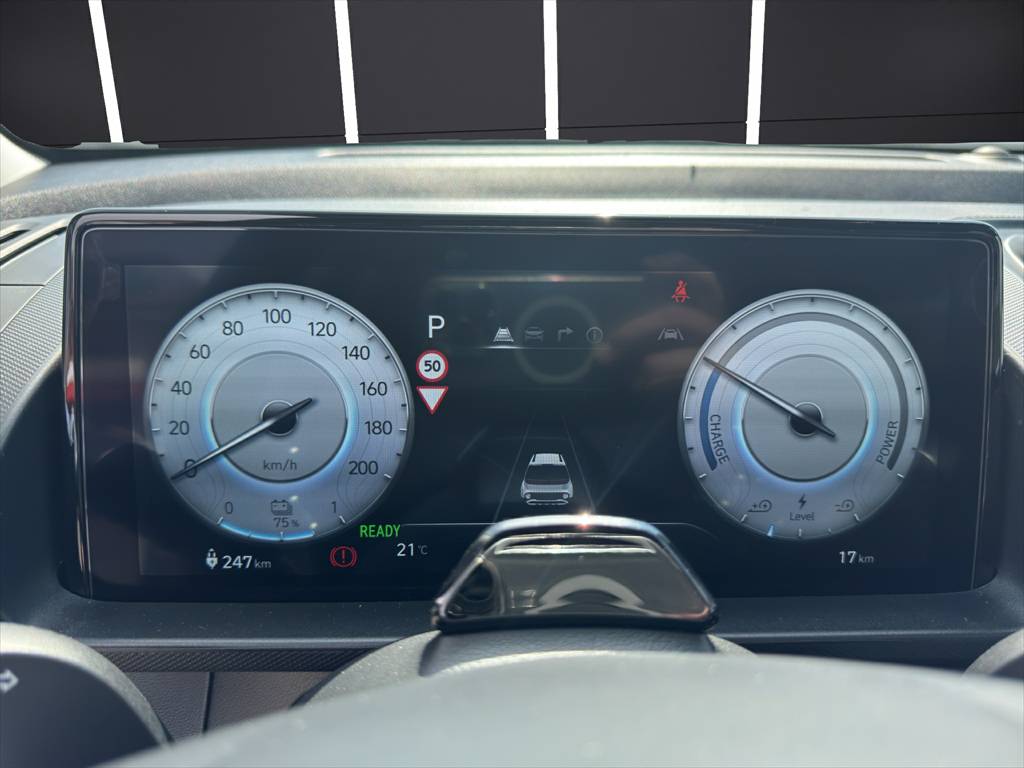 HYUNDAI Inster 49kWh Amplia-image-10