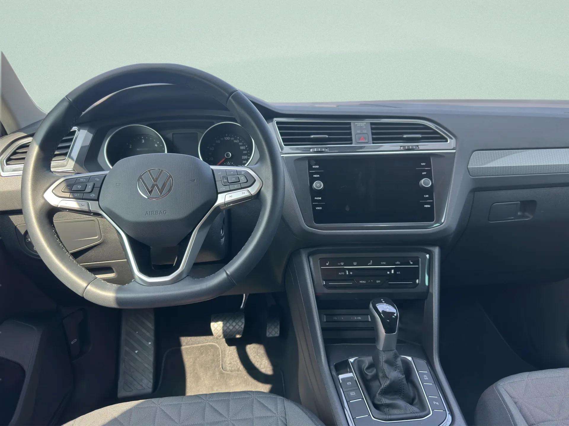 VW Tiguan 2.0 TDI SCR Life 4Motion DSG-image-12