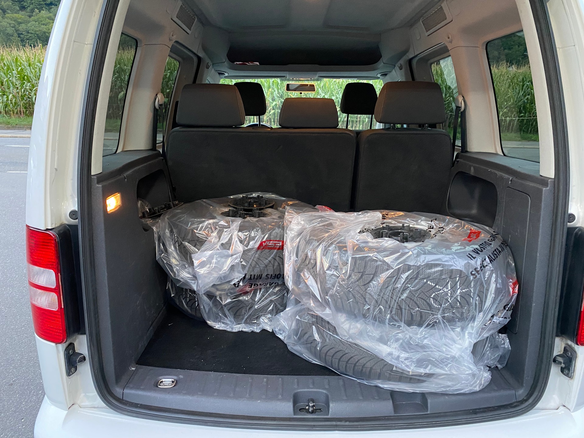 VW Caddy 2.0 TDI 4Motion CUP-image-8