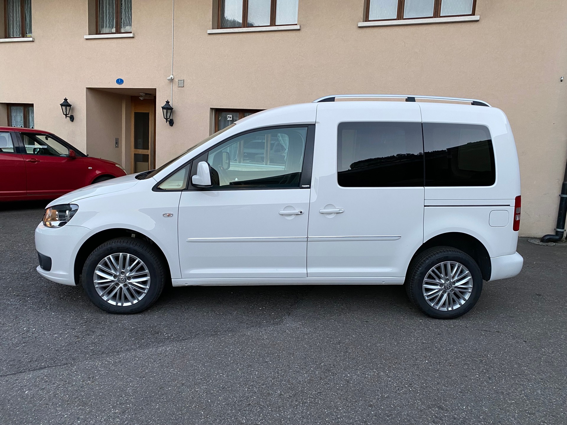 VW Caddy 2.0 TDI 4Motion CUP-image-11