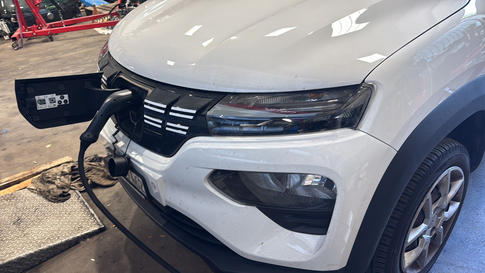 DACIA Spring 27 kWh Expression