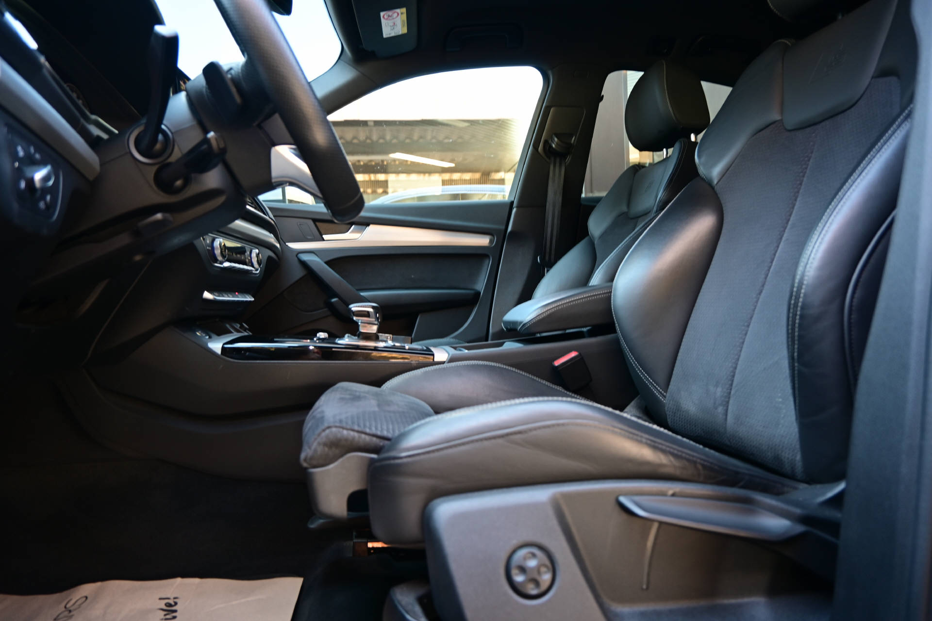 AUDI Q5 40 TDI Sportback S-Line quattro S-Tronic-image-11