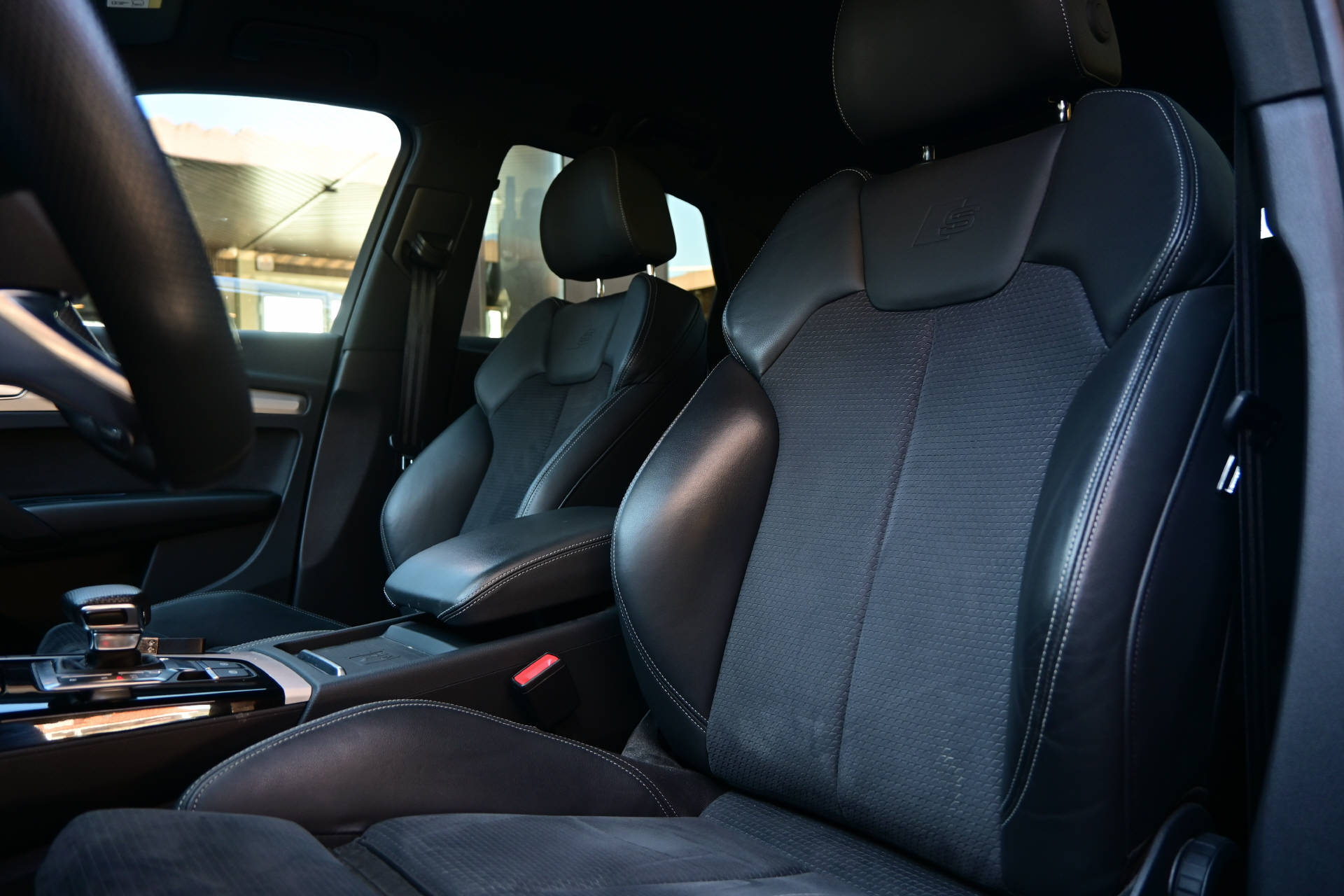 AUDI Q5 40 TDI Sportback S-Line quattro S-Tronic-image-13