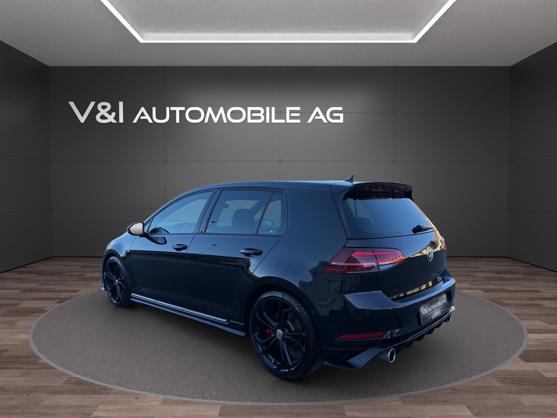 VW Golf 2.0 TSI GTI TCR DSG-showroom-element-3