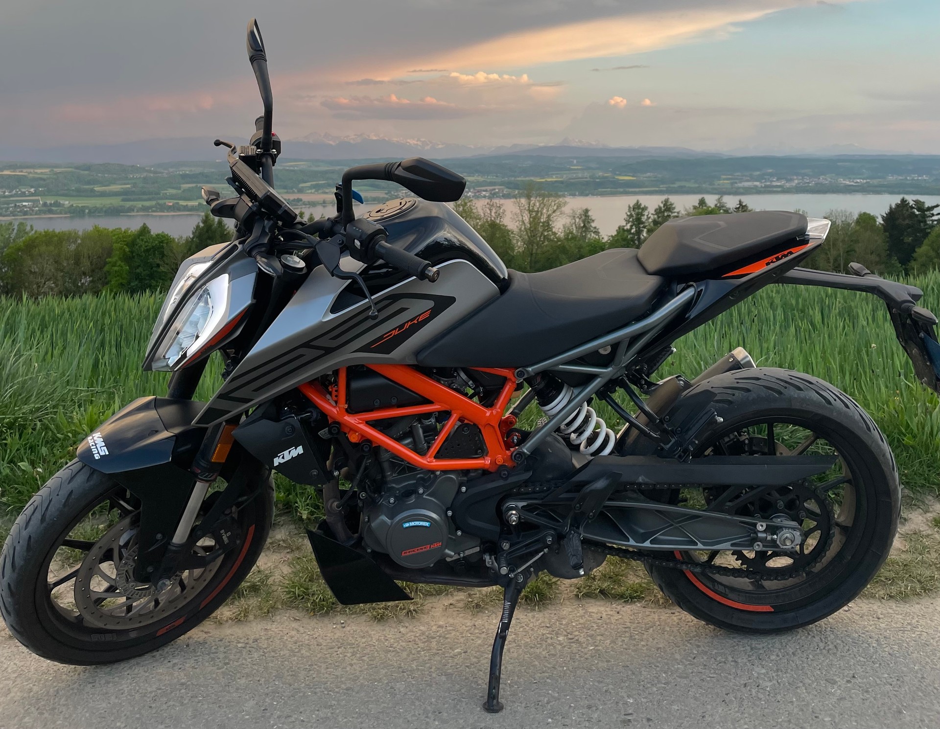 KTM 125 Duke ABS-image-2