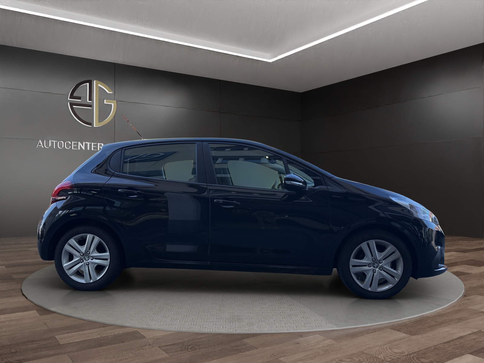 PEUGEOT 208 1.2 PureTech Signature-image-4