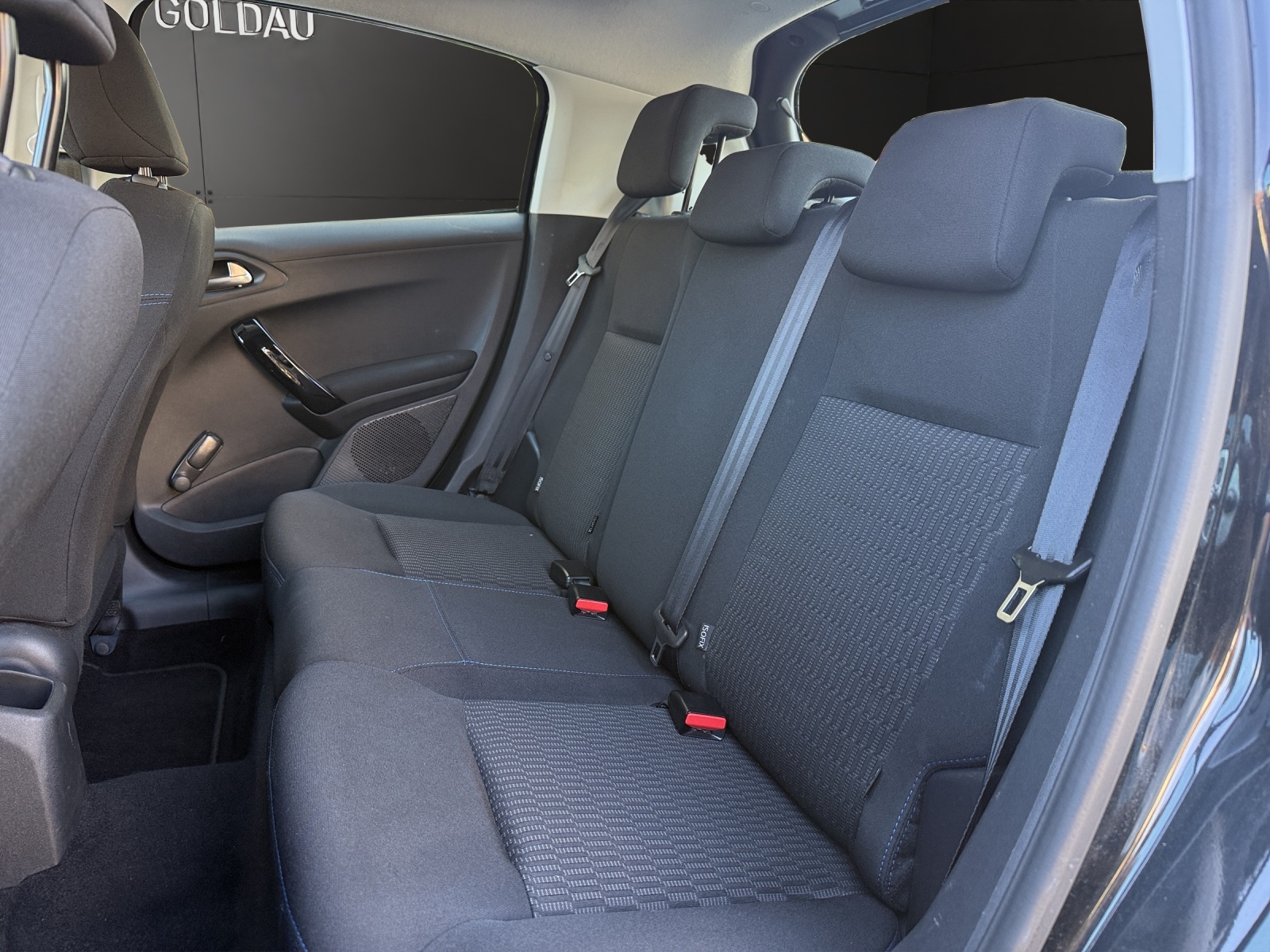 PEUGEOT 208 1.2 PureTech Signature-image-11