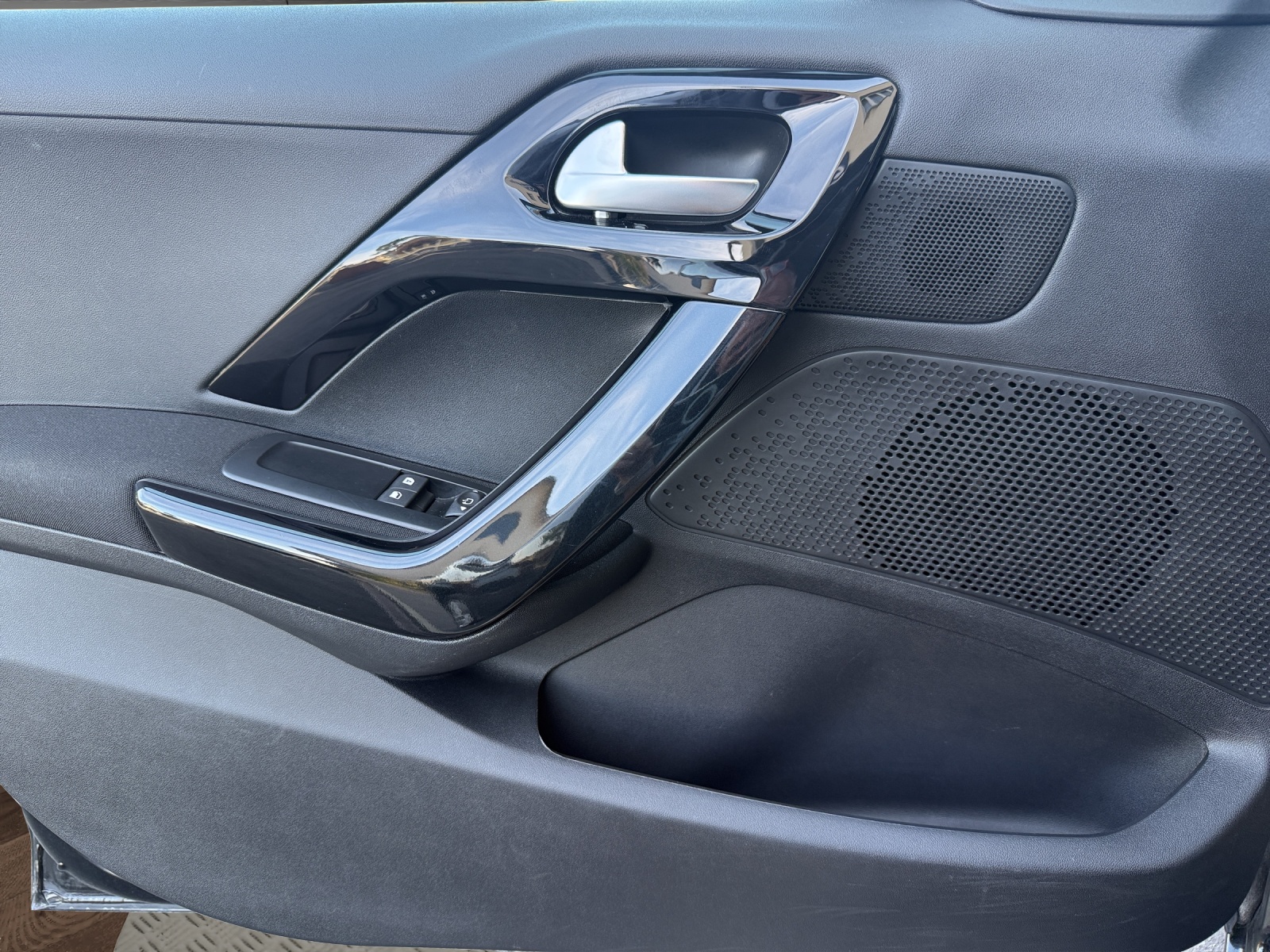 PEUGEOT 208 1.2 PureTech Signature-image-10