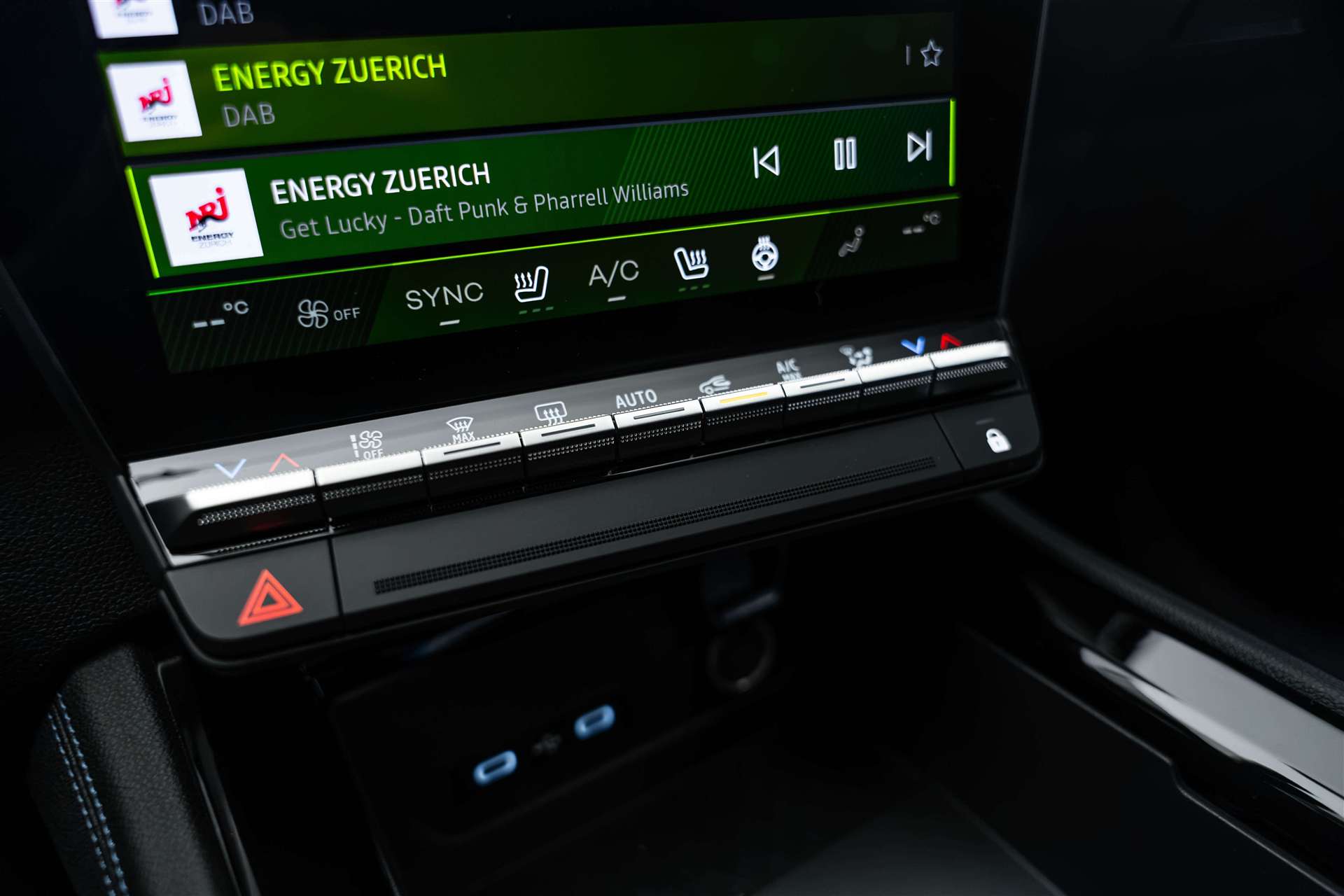 RENAULT RENAULT Austral 1.2 HEV 200 Esprit Alpine Automat-image-27