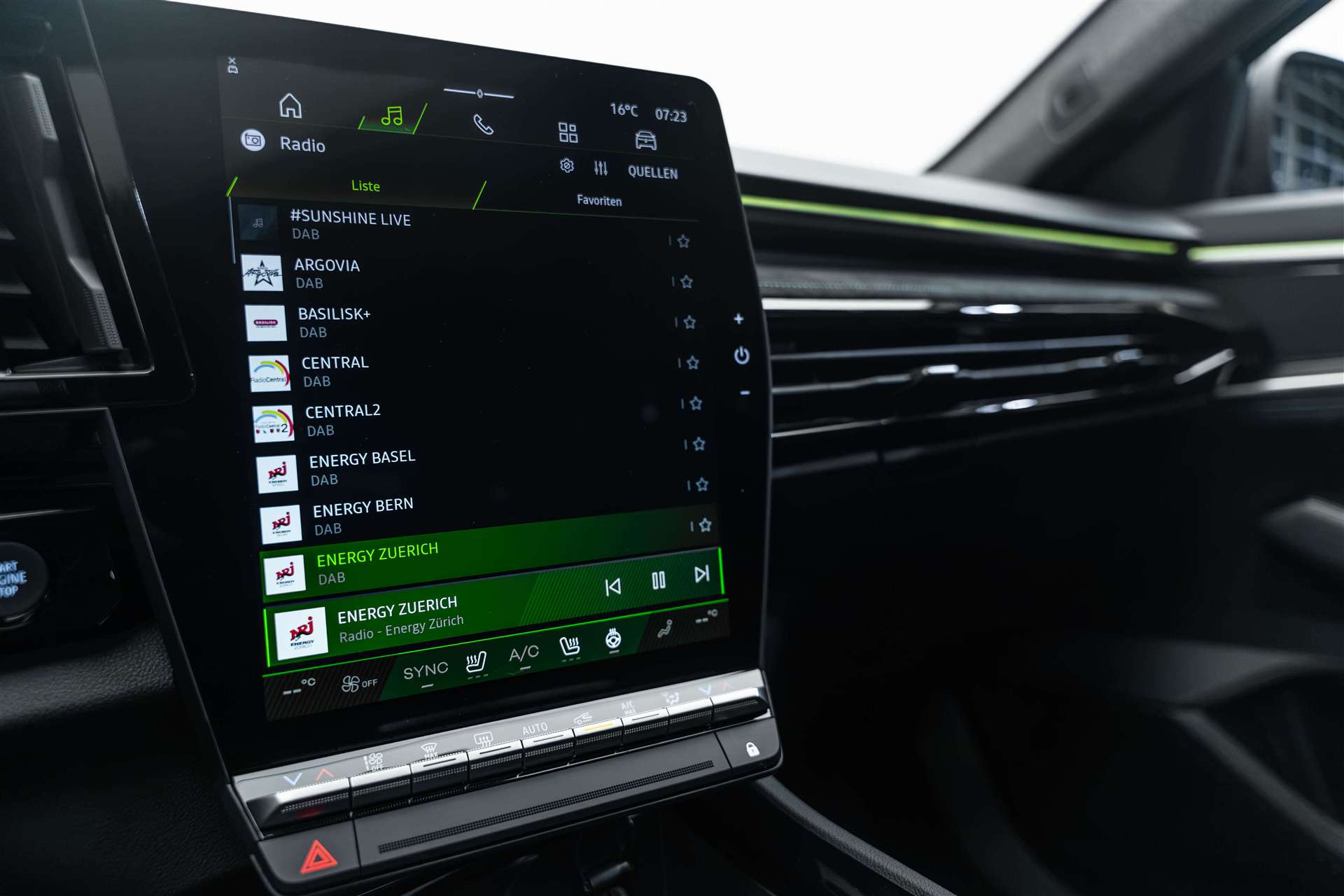 RENAULT RENAULT Austral 1.2 HEV 200 Esprit Alpine Automat-image-25
