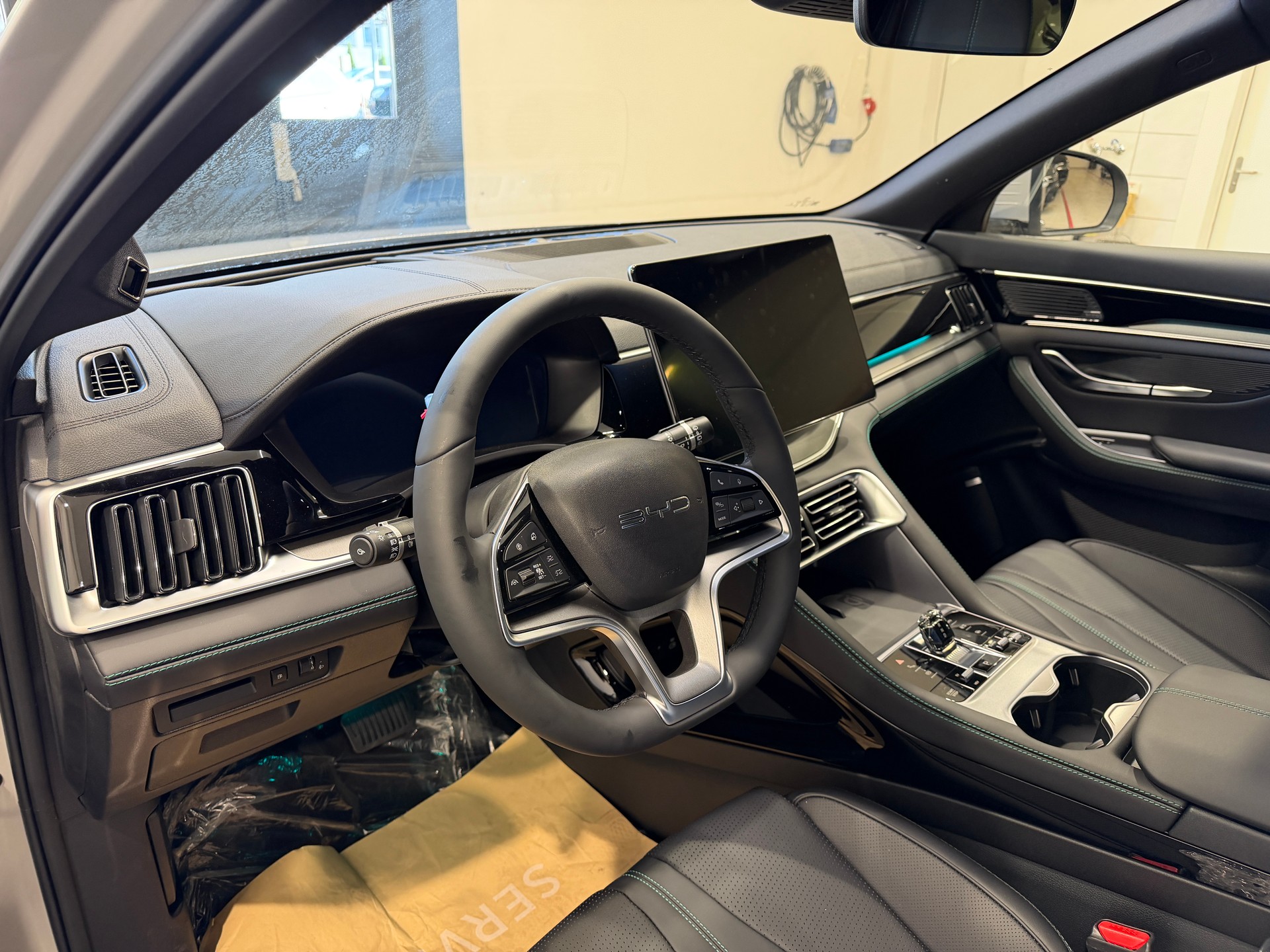 BYD Seal U DM-i Design AWD *NARDO GREY*-image-9