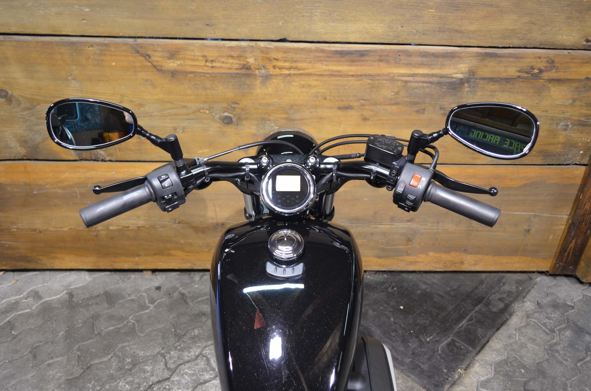 YAMAHA XV 950 ABS-image-2