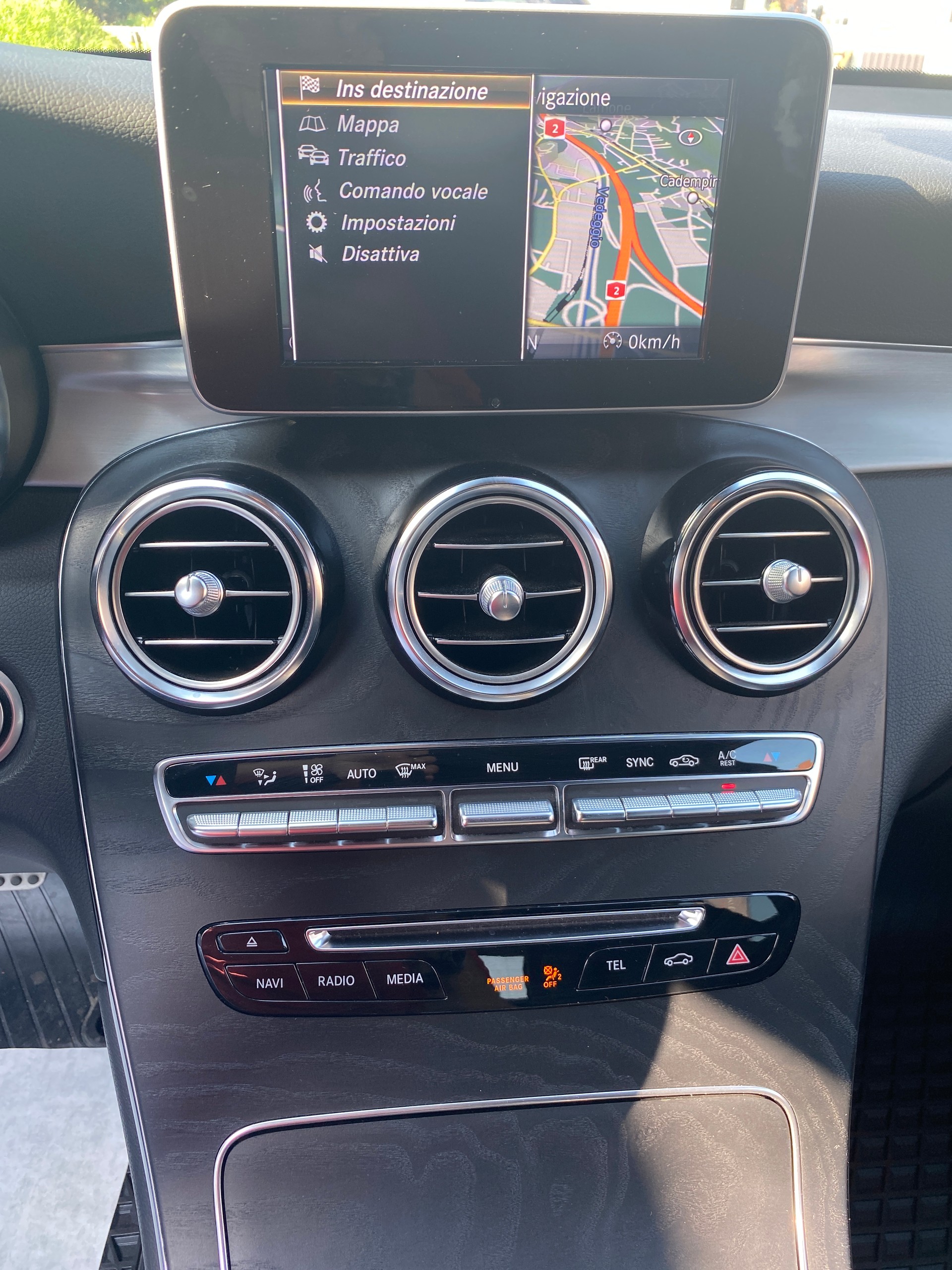 MERCEDES-BENZ GLC 250 d 4Matic 9G-Tronic-image-10