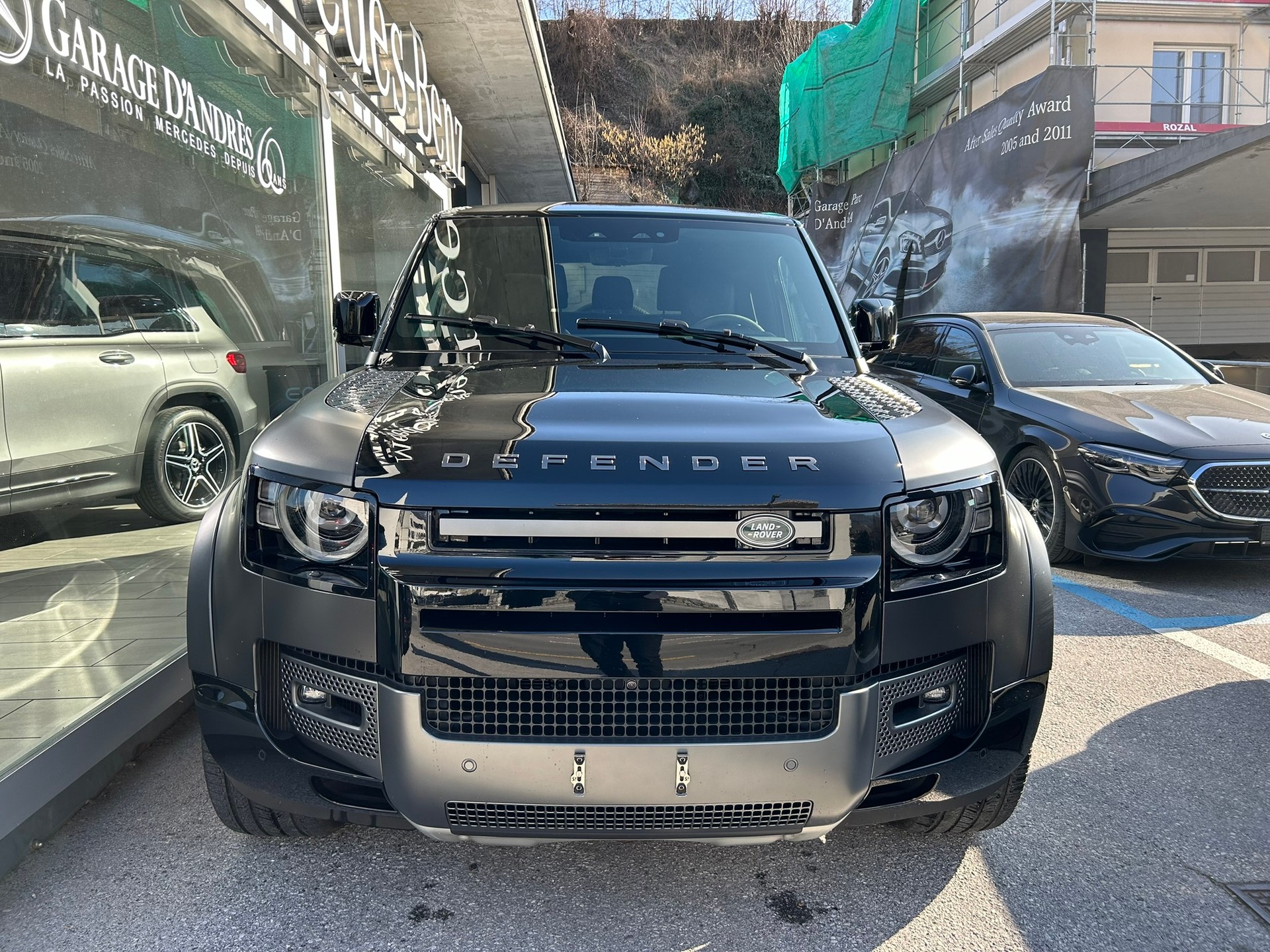 LAND ROVER Defender 90 525 V8 5.0 Carpathian Edition AT8-showroom-element-1