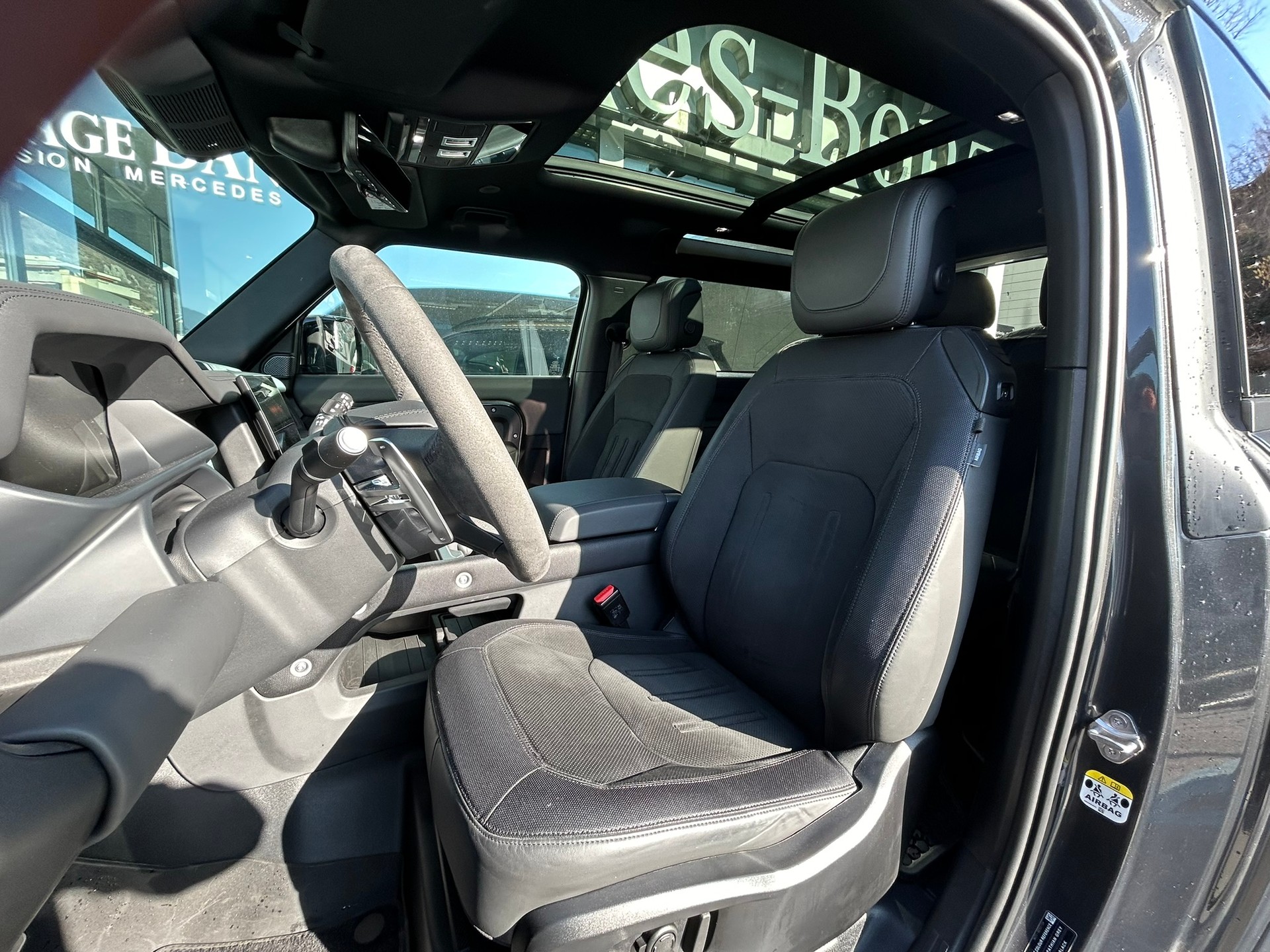 LAND ROVER Defender 90 525 V8 5.0 Carpathian Edition AT8-image-6