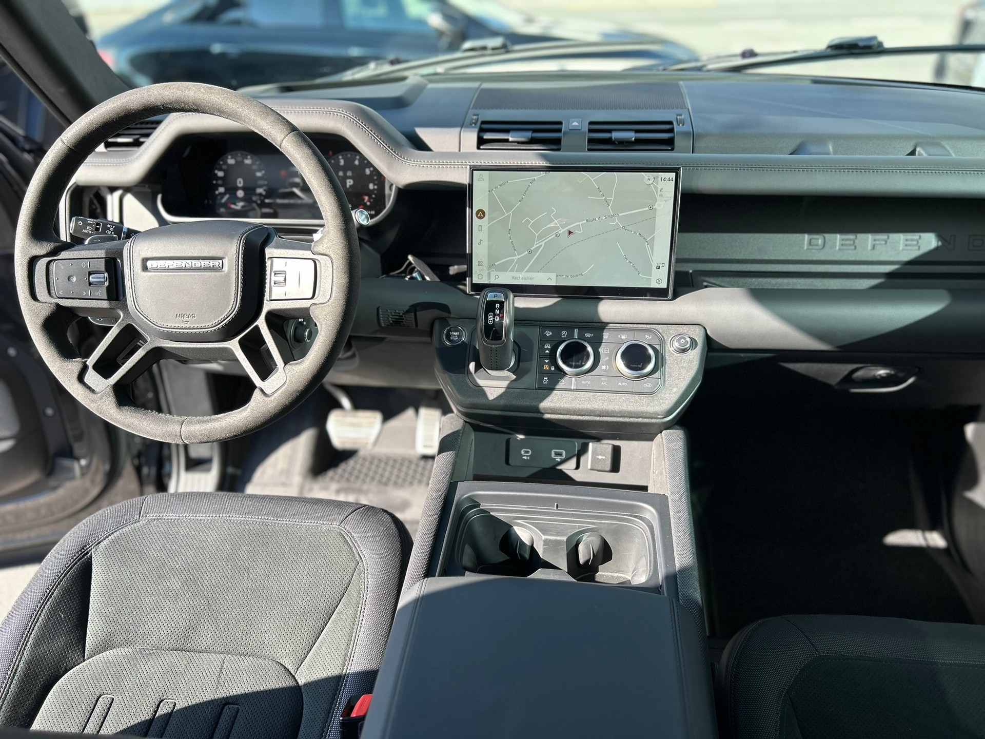 LAND ROVER Defender 90 525 V8 5.0 Carpathian Edition AT8-image-7