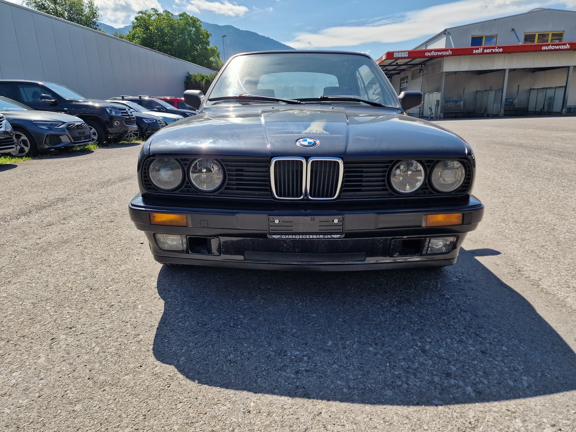 BMW 318i Cabrio MFK neu 12Mt Garantie-showroom-element-3
