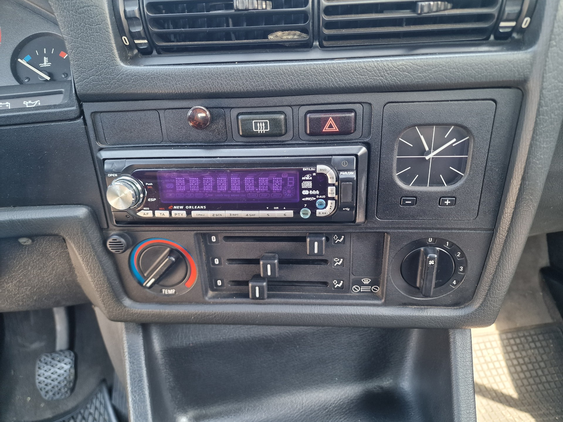 BMW 318i Cabrio MFK neu 12Mt Garantie-image-9